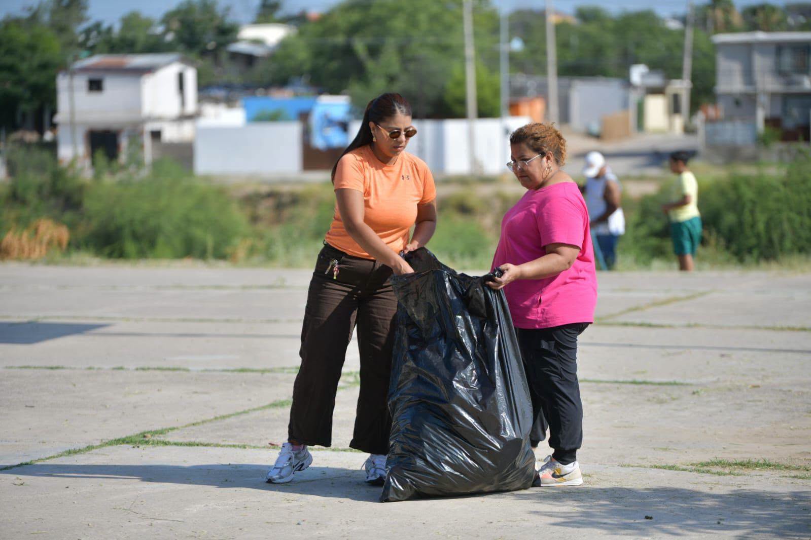 POR AMOR A MI PLAZA SIGUE SUMANDO ESFUERZOS POR UNA MEJOR CIUDAD