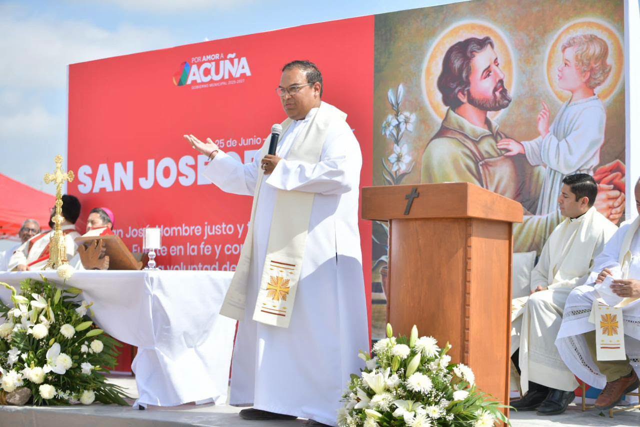 POR SEGUNDA VEZ CELEBRAN EN ACUÑA EL DÍA DEL MAQUILADOR