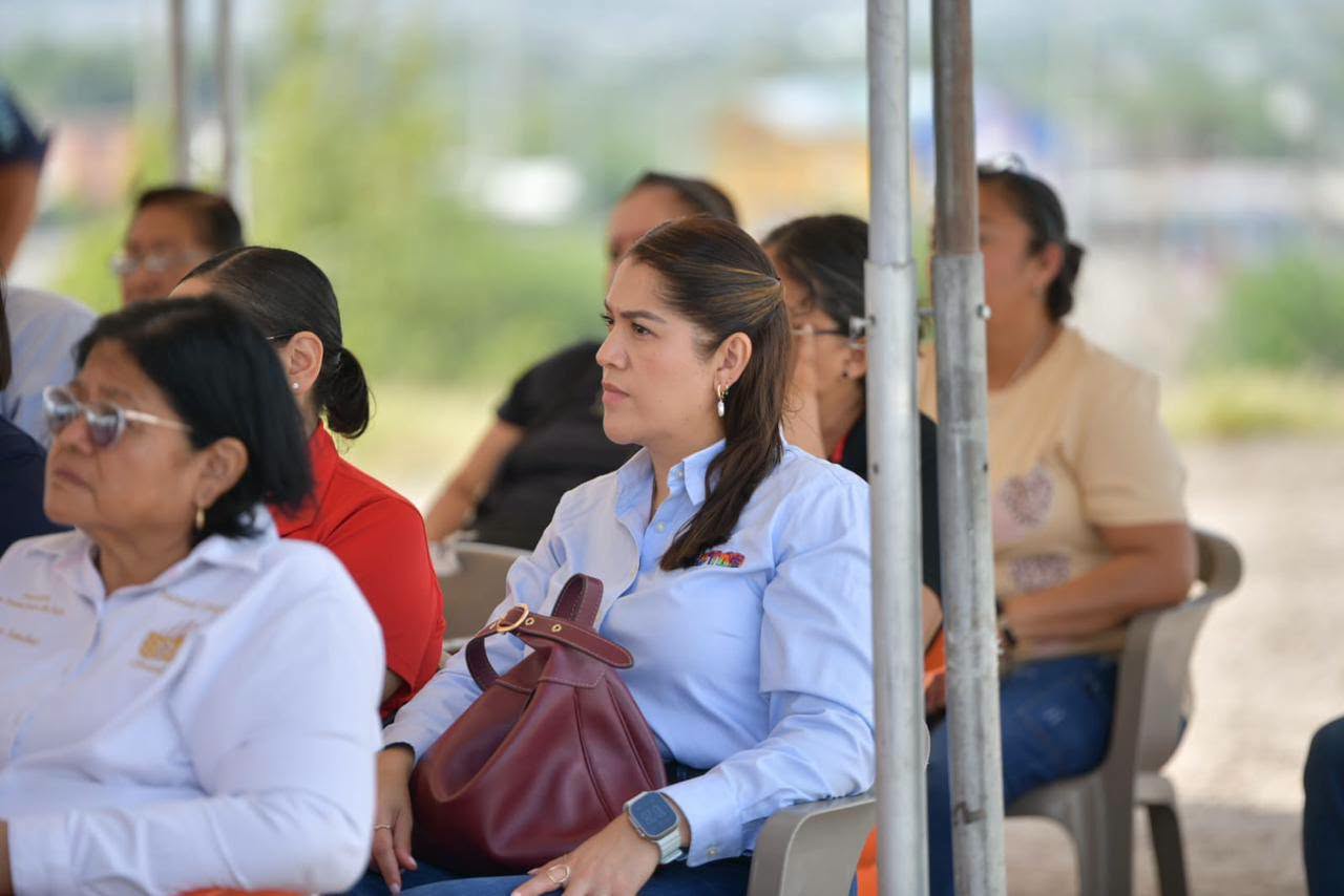 POR SEGUNDA VEZ CELEBRAN EN ACUÑA EL DÍA DEL MAQUILADOR