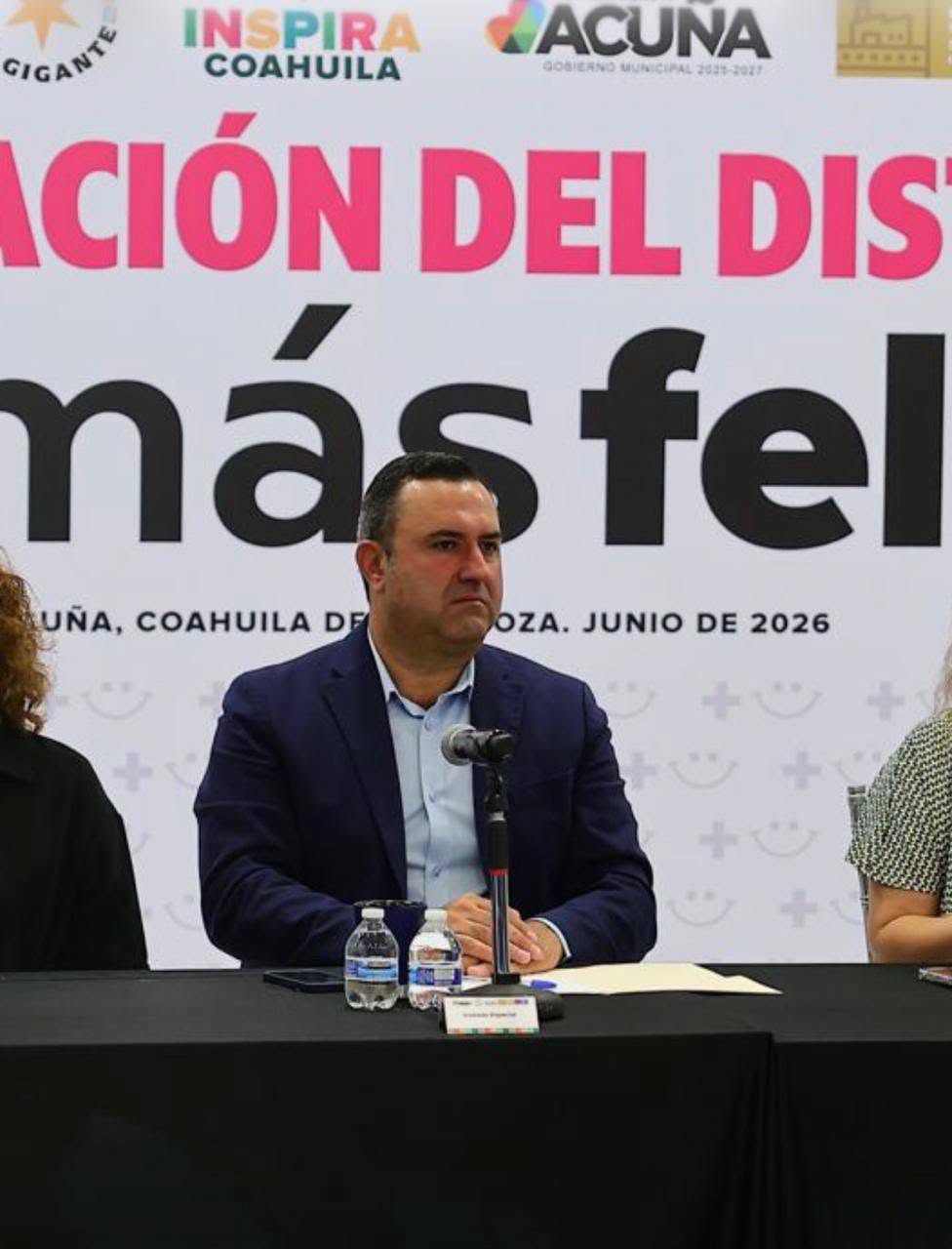 PRESENTAN EL DISTINTIVO +FELIZ PARA FORTALECER EL BIENESTAR EMOCIONAL EN LOS CENTROS DE TRABAJO DE ACUÑA