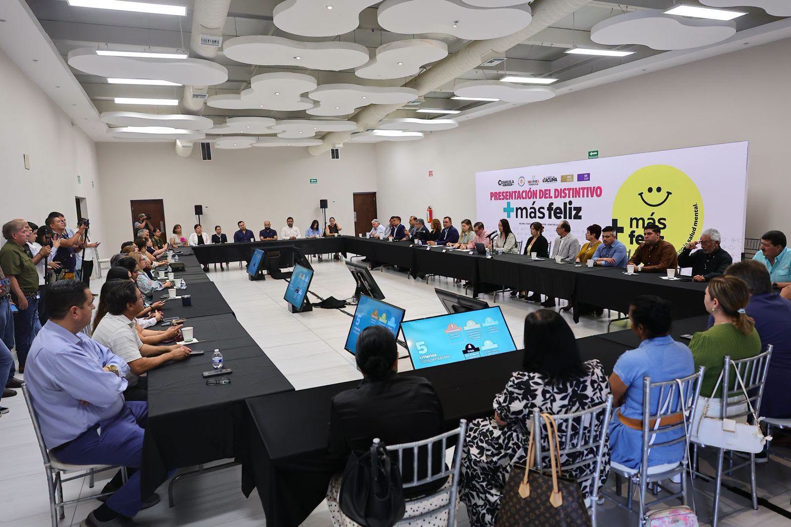 PRESENTAN EL DISTINTIVO +FELIZ PARA FORTALECER EL BIENESTAR EMOCIONAL EN LOS CENTROS DE TRABAJO DE ACUÑA