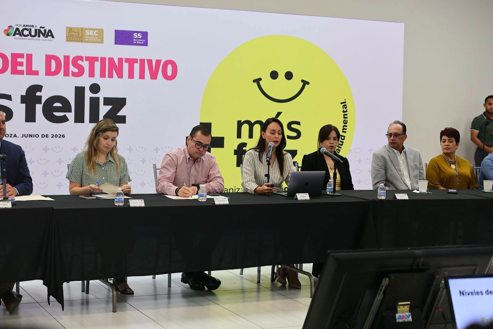 PRESENTAN EL DISTINTIVO +FELIZ PARA FORTALECER EL BIENESTAR EMOCIONAL EN LOS CENTROS DE TRABAJO DE ACUÑA