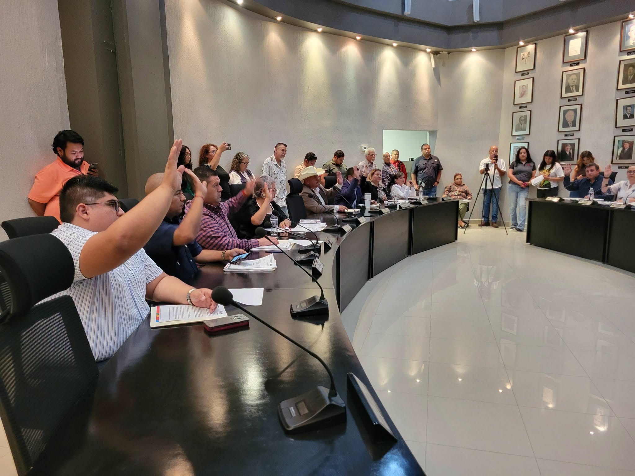 Preside el alcalde Lic Emilio De Hoyos Segunda Sesión Ordinaria de Cabildo del mes de Junio