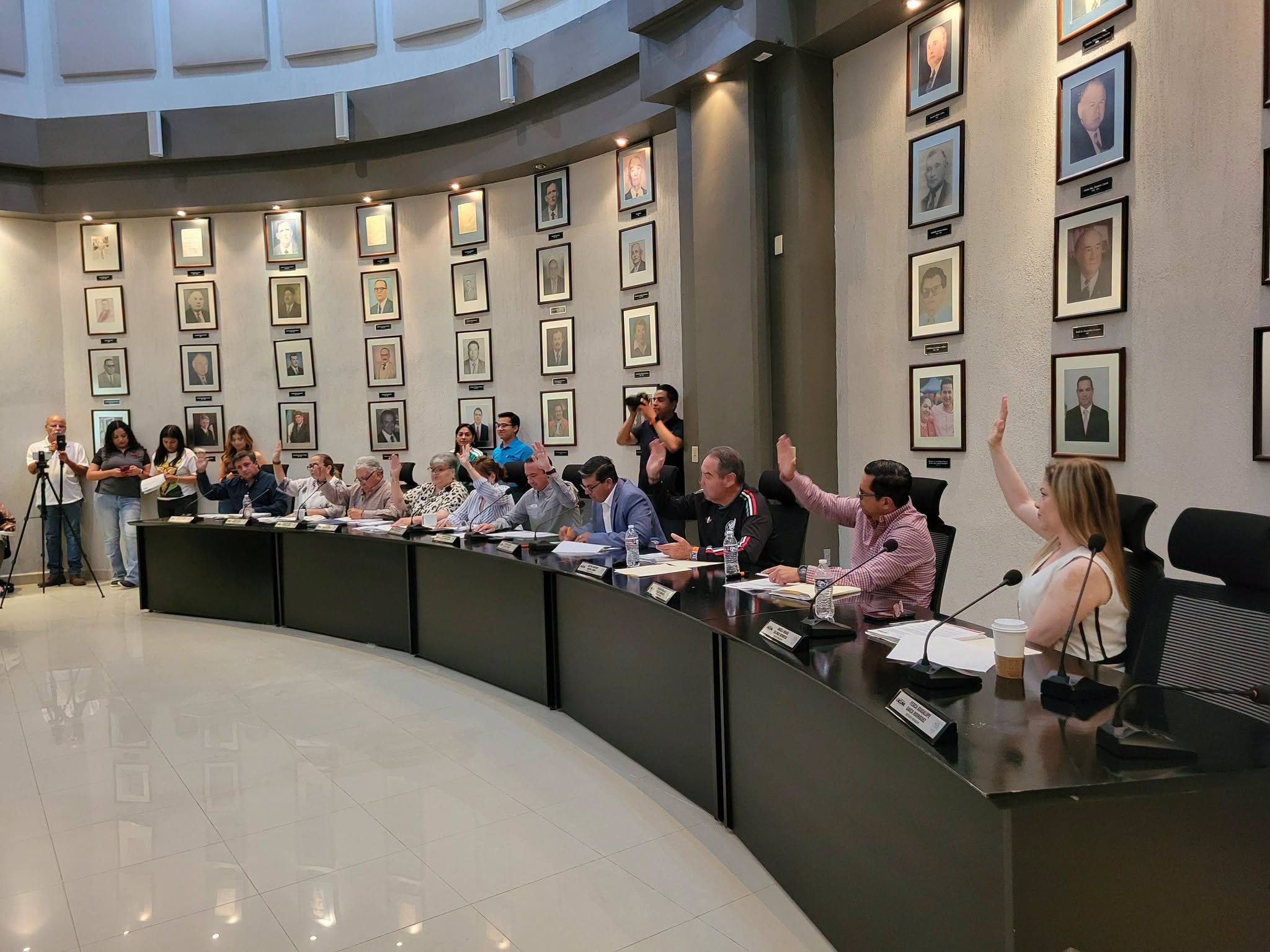 Preside el alcalde Lic Emilio De Hoyos Segunda Sesión Ordinaria de Cabildo del mes de Junio