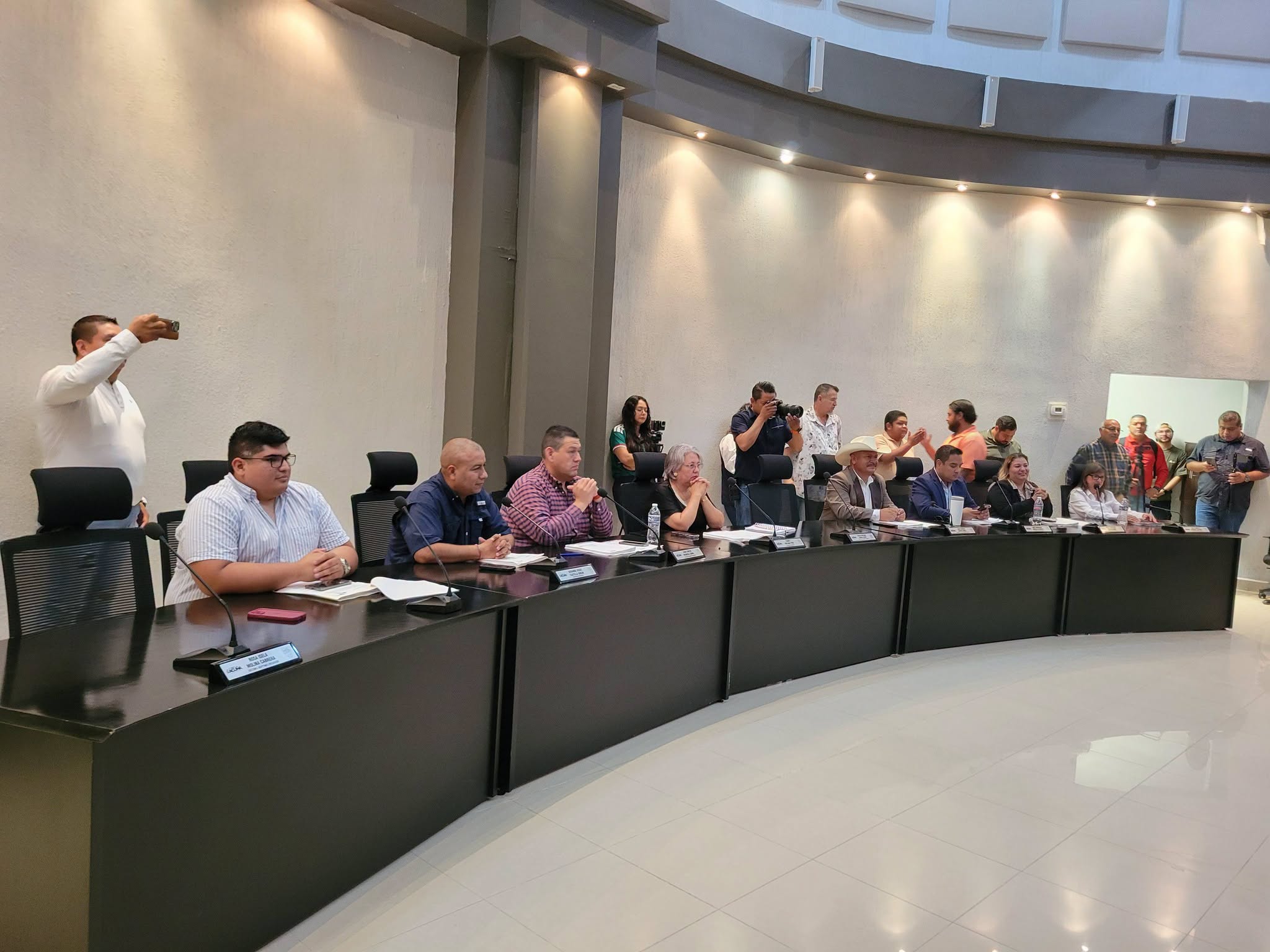 Preside el alcalde Lic Emilio De Hoyos Segunda Sesión Ordinaria de Cabildo del mes de Junio