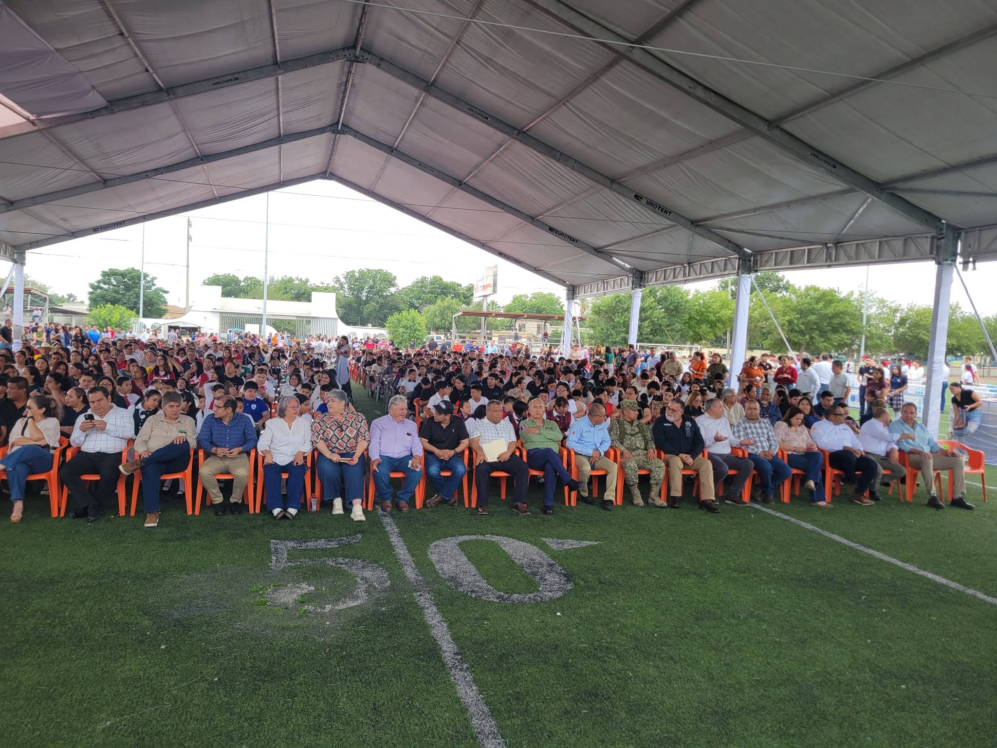 Presidencia Municipal de Acuña entrega minisplits en todas las escuelas