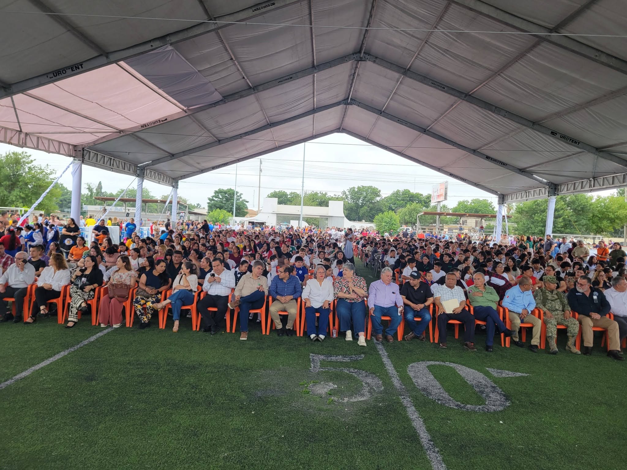 Presidencia Municipal de Acuña entrega minisplits en todas las escuelas