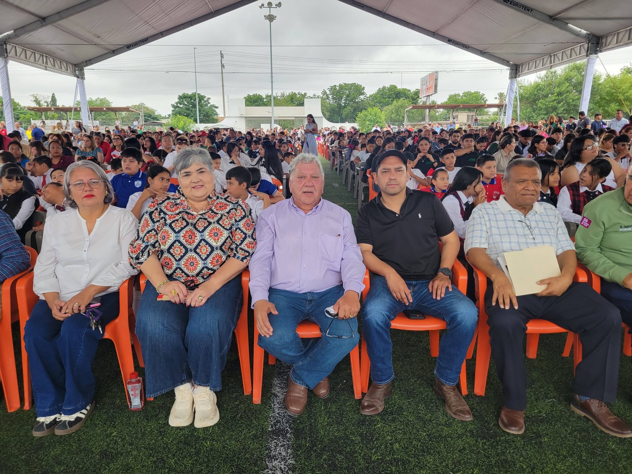 Presidencia Municipal de Acuña entrega minisplits en todas las escuelas