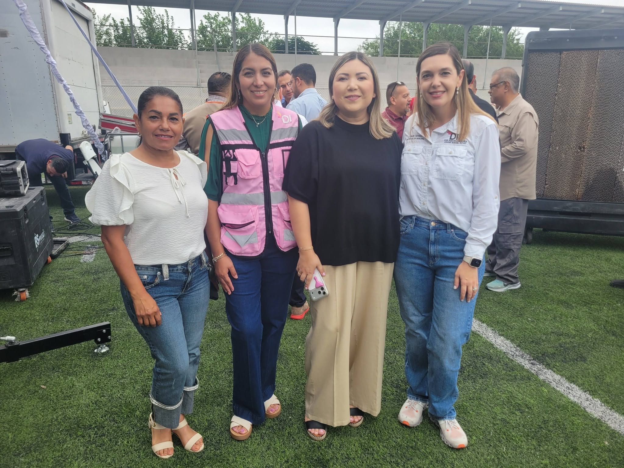 Presidencia Municipal de Acuña entrega minisplits en todas las escuelas