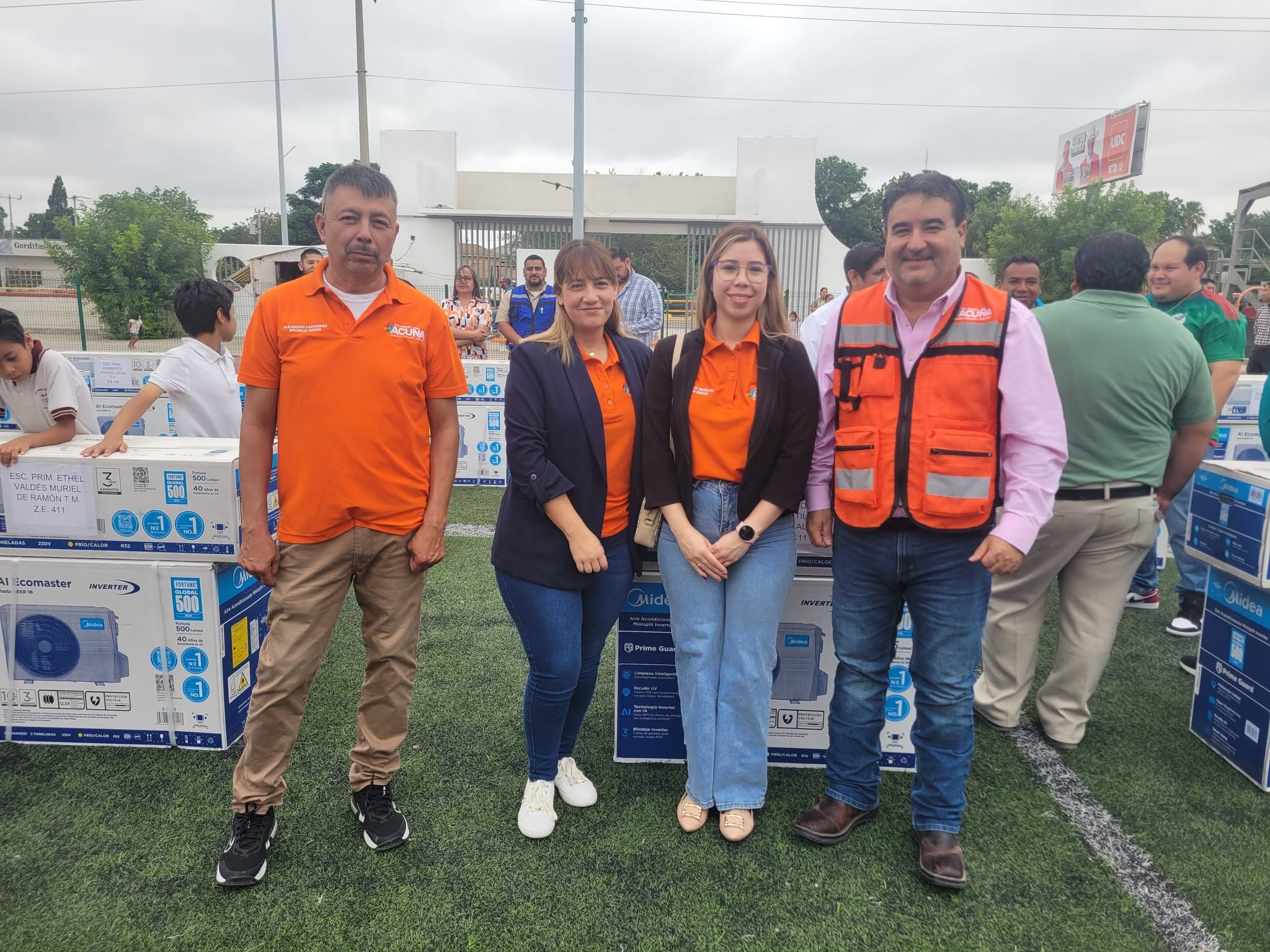 Presidencia Municipal de Acuña entrega minisplits en todas las escuelas