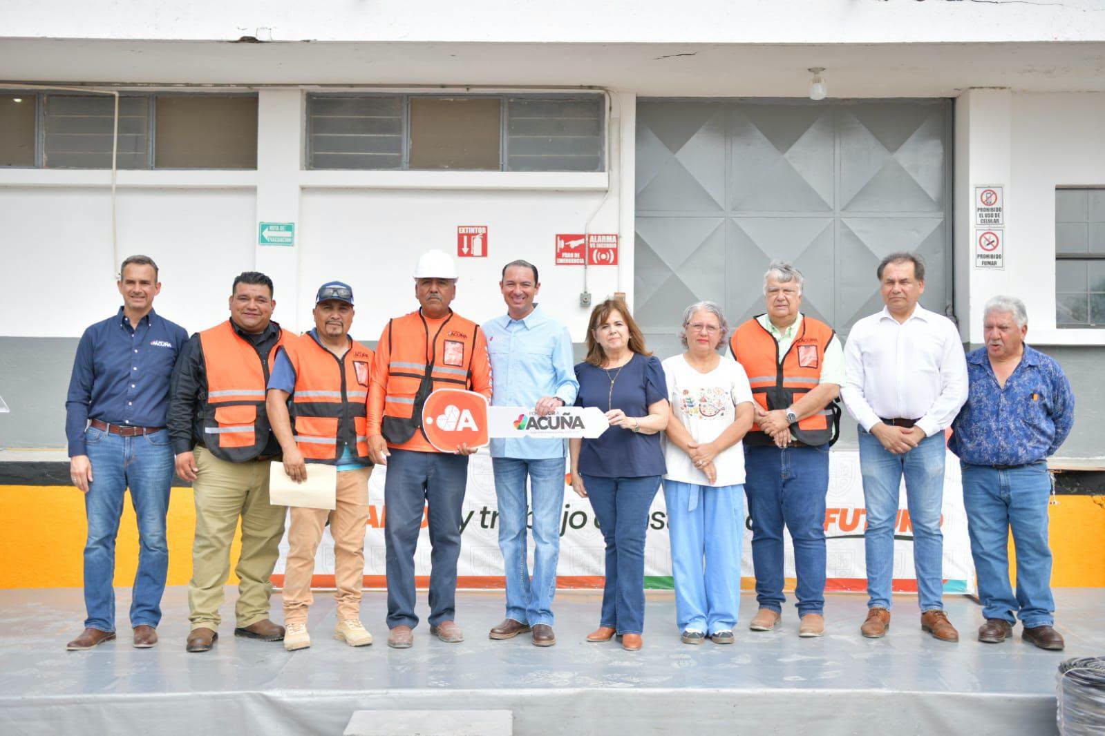REFUERZA ALCALDE EMILIO DE HOYOS LAS LABORES DE IMAGEN URBANA CON NUEVO EQUIPAMIENTO PARA EL PROGRAMA "ACUÑA TE QUIERO"