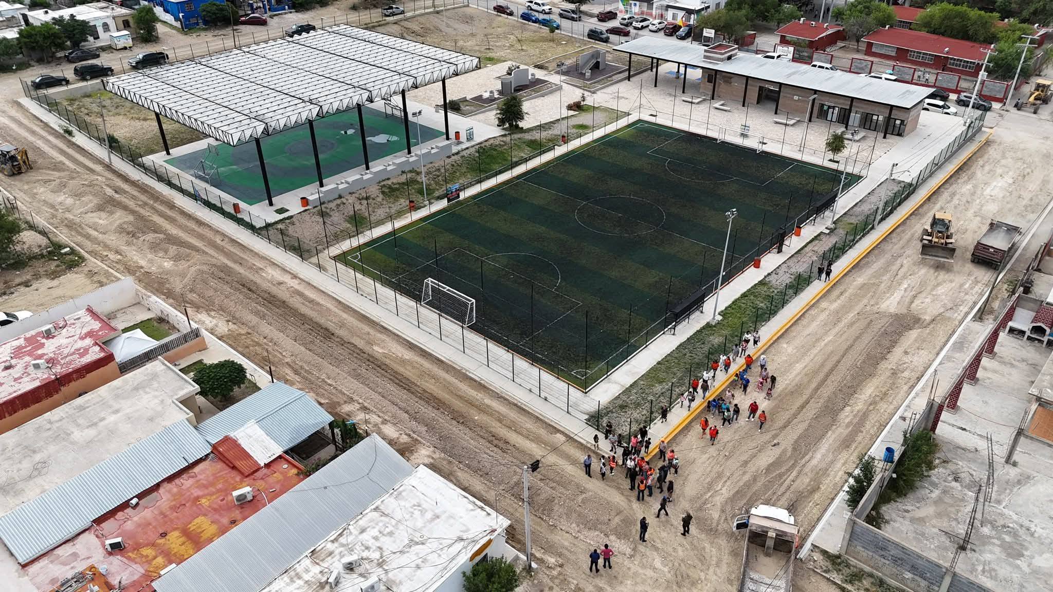 SUPERVISA EMILIO TRABAJOS EN LA COLONIA GÁMEZ SUMARÁN