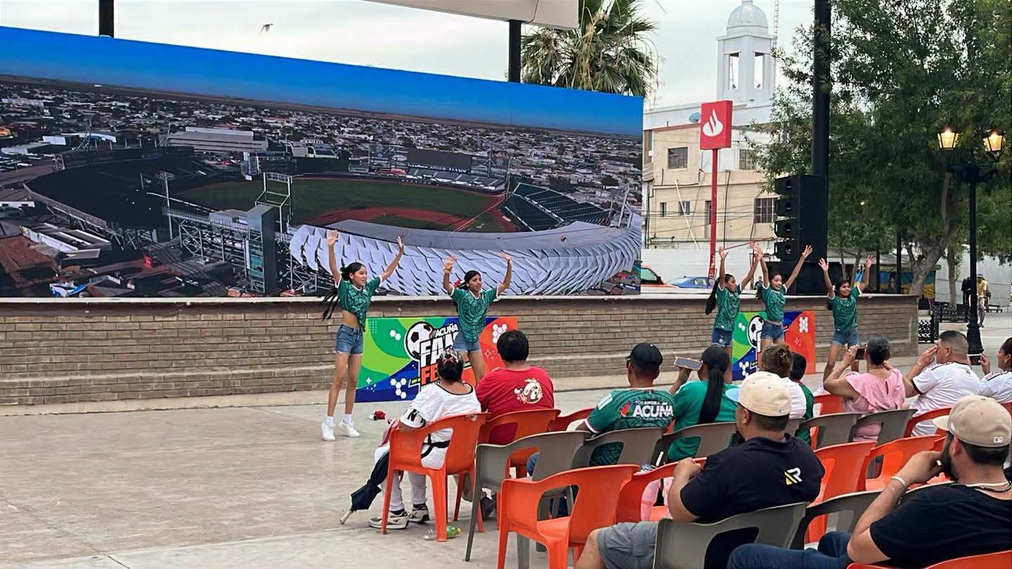 VIVEN ACUÑENSES UNA FIESTA TRICOLOR EN EL CORAZÓN DE ACUÑA