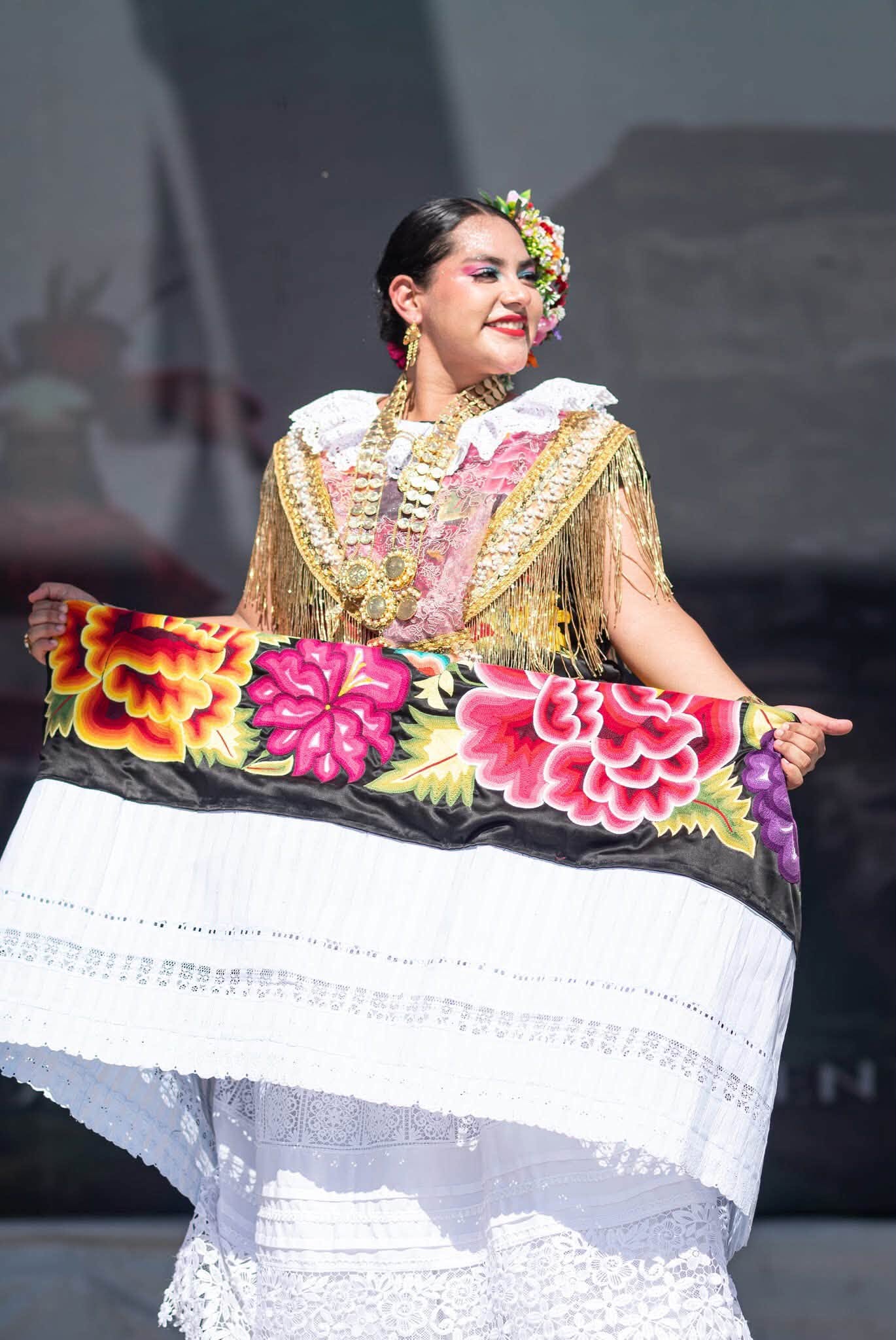 Buen sabor de boca dejó la Guelaguetza en Acuña