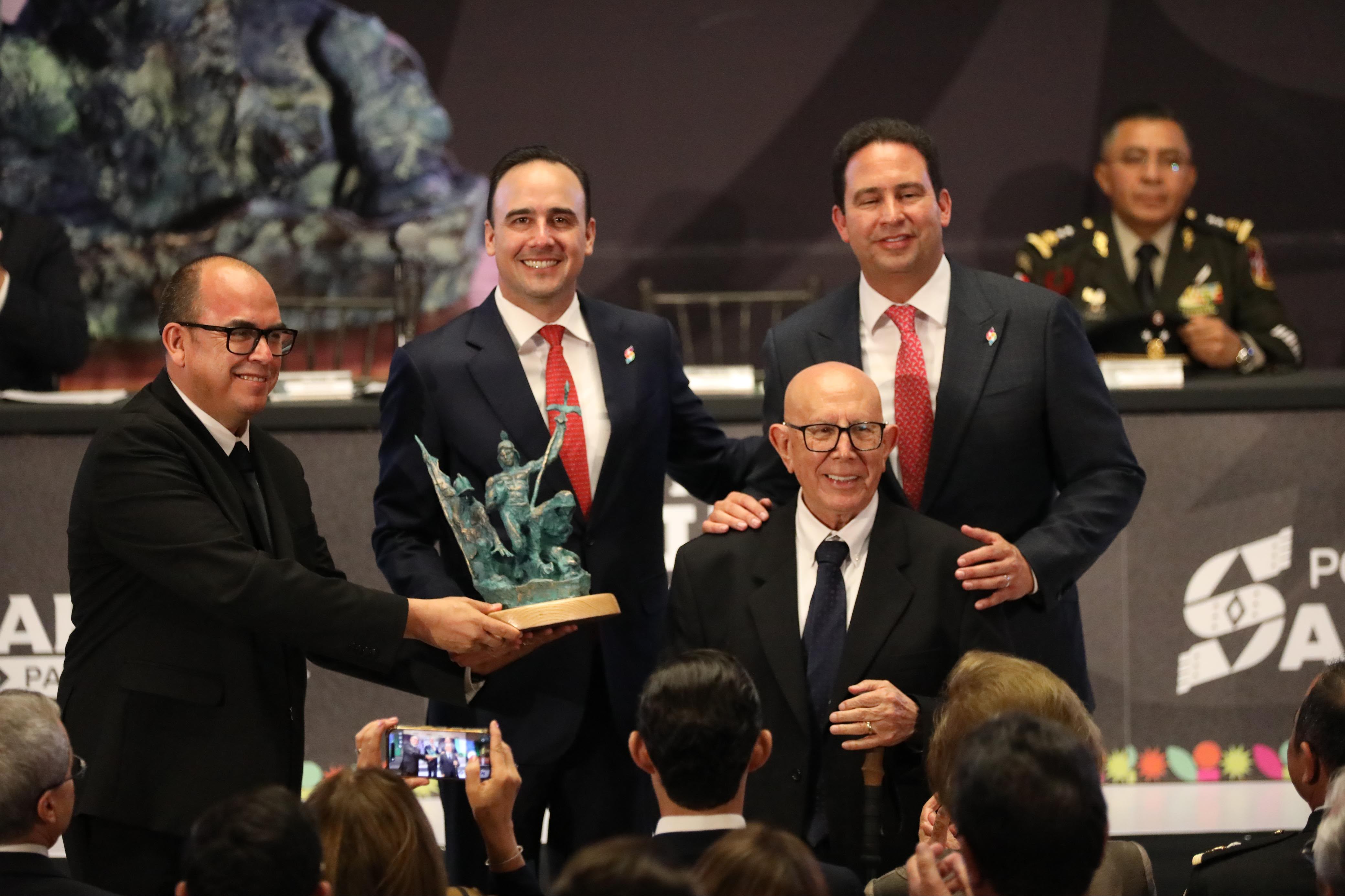 CELEBRAMOS LOS 449 AÑOS DE LA GRANDEZA DE SALTILLO; MUCHAS FELICIDADES: MANOLO