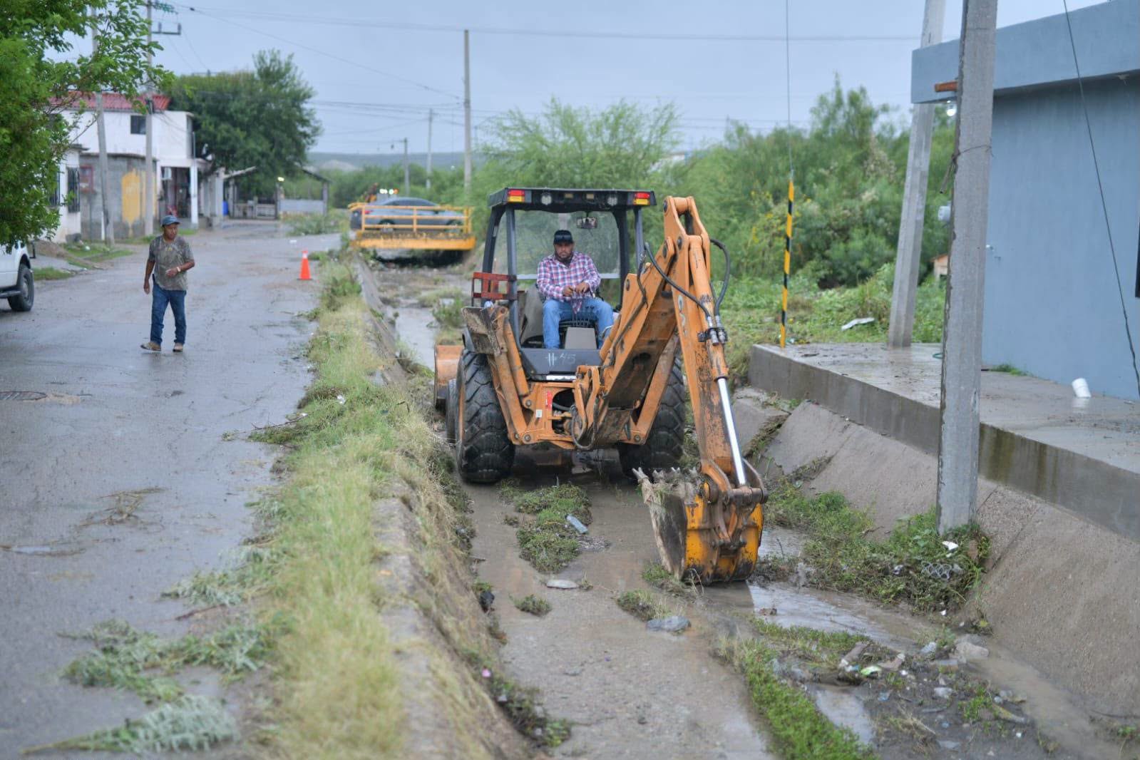 CONTINÚAN LABORES DE LIMPIEZA Y REHABILITACIÓN EN ZONAS AFECTADAS POR LAS LLUVIAS