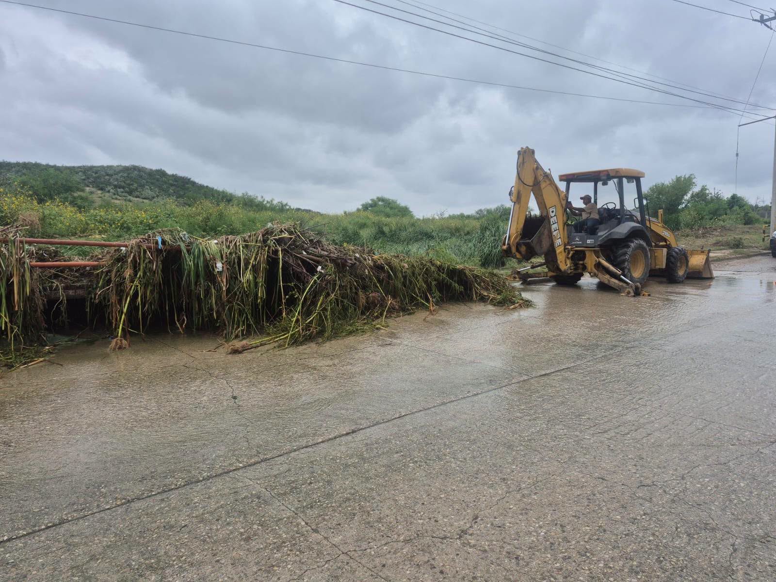 CONTINÚAN LABORES DE LIMPIEZA Y REHABILITACIÓN EN ZONAS AFECTADAS POR LAS LLUVIAS