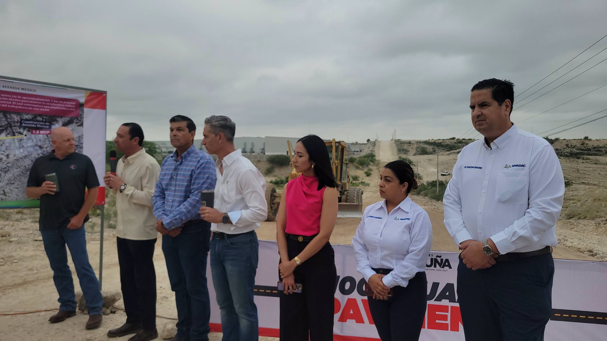 Da Emilio banderazo a obra de pavimentación de la avenida México