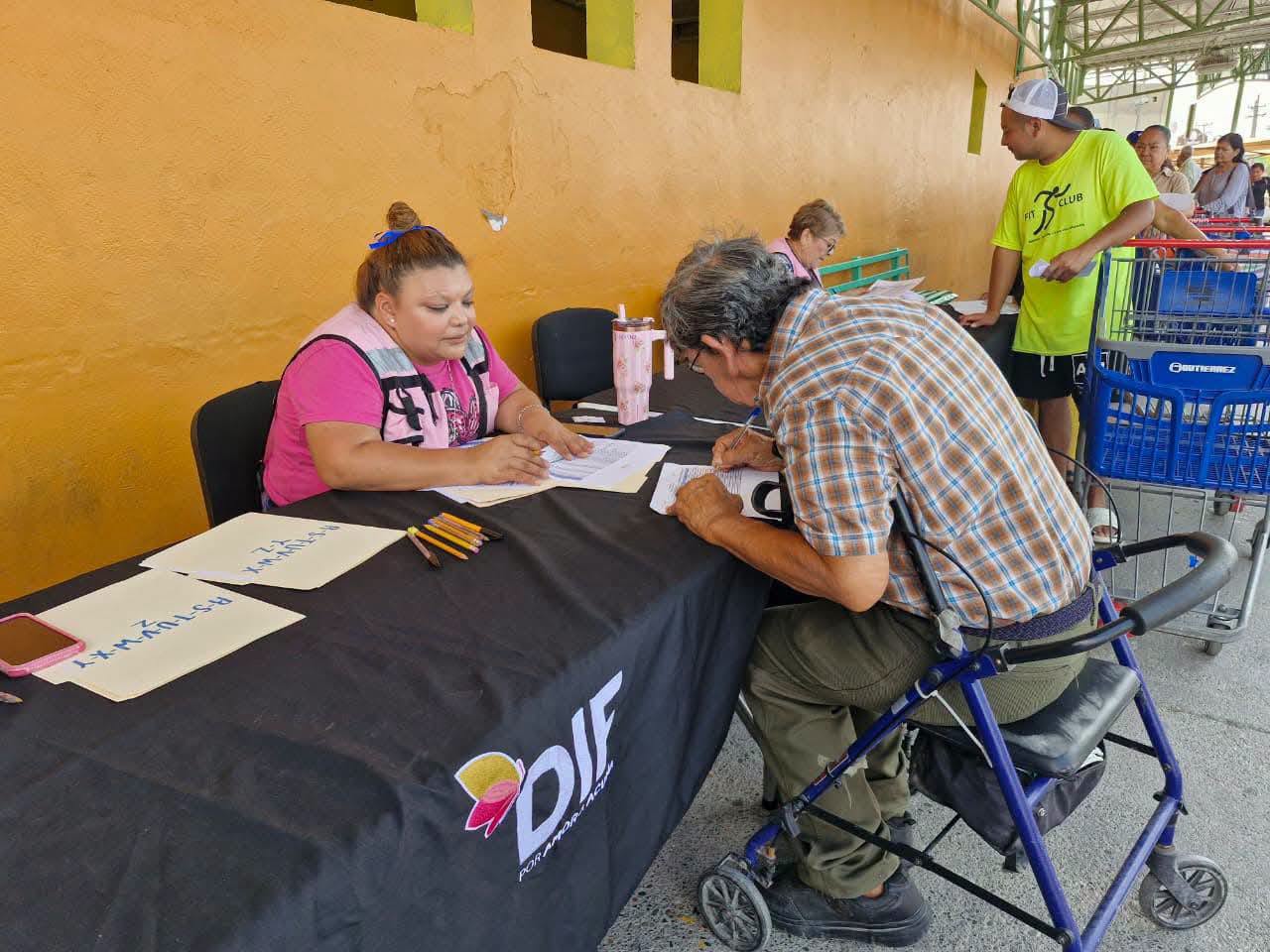 Entrega DIF el programa social "Por Amor a tu Salud"