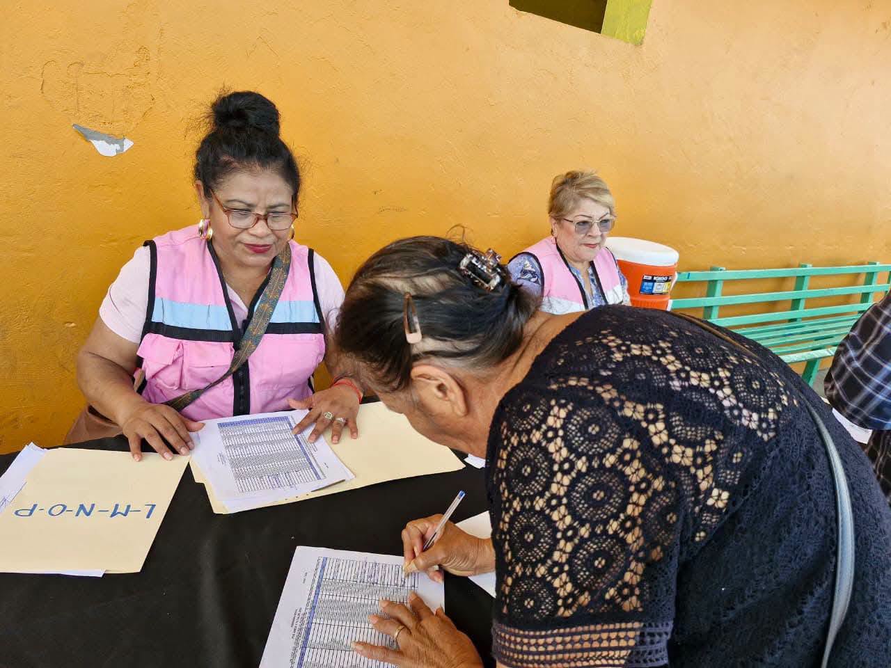 Entrega DIF el programa social "Por Amor a tu Salud"