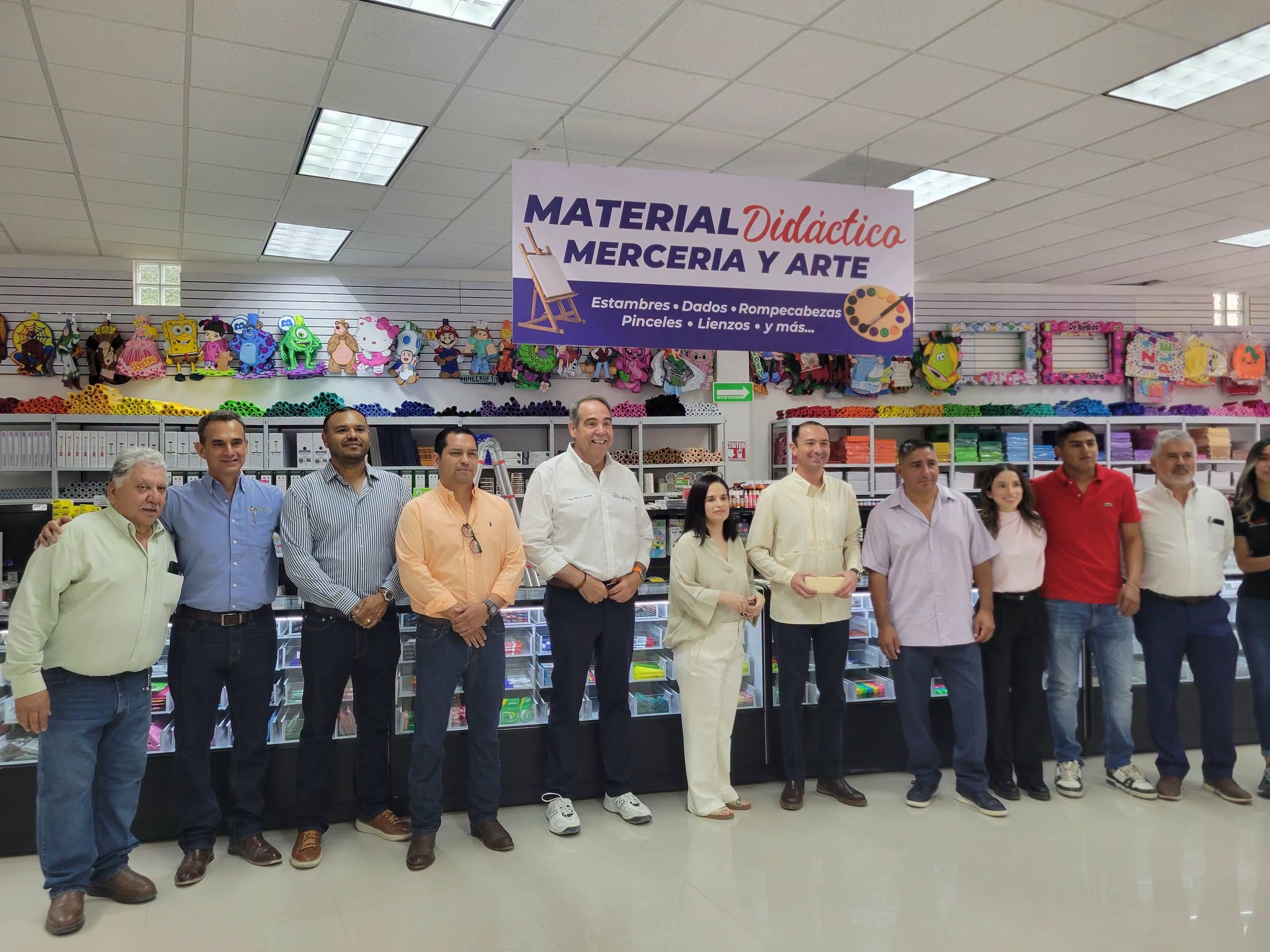 Inauguran papelería Bizmart