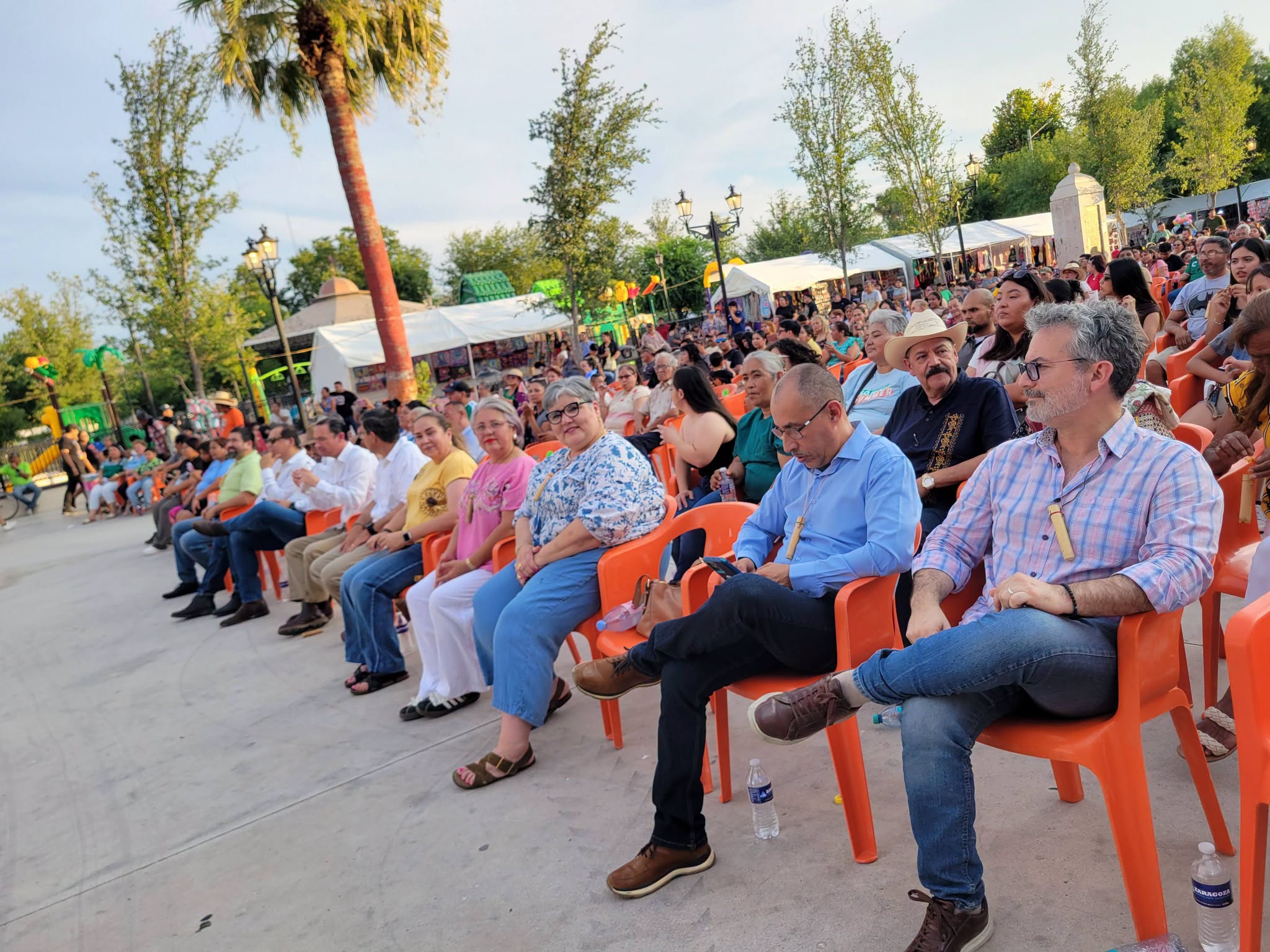 Invita alcalde Emilio de Hoyos a la Guelaguetza 2026 en Acuña