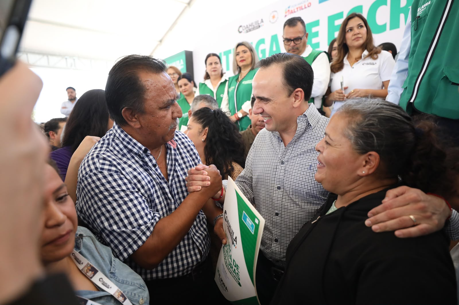 INICIAMOS LA ENTREGA DE MILES DE ESCRITURAS PARA TODAS LAS REGIONES DE COAHUILA: MANOLO