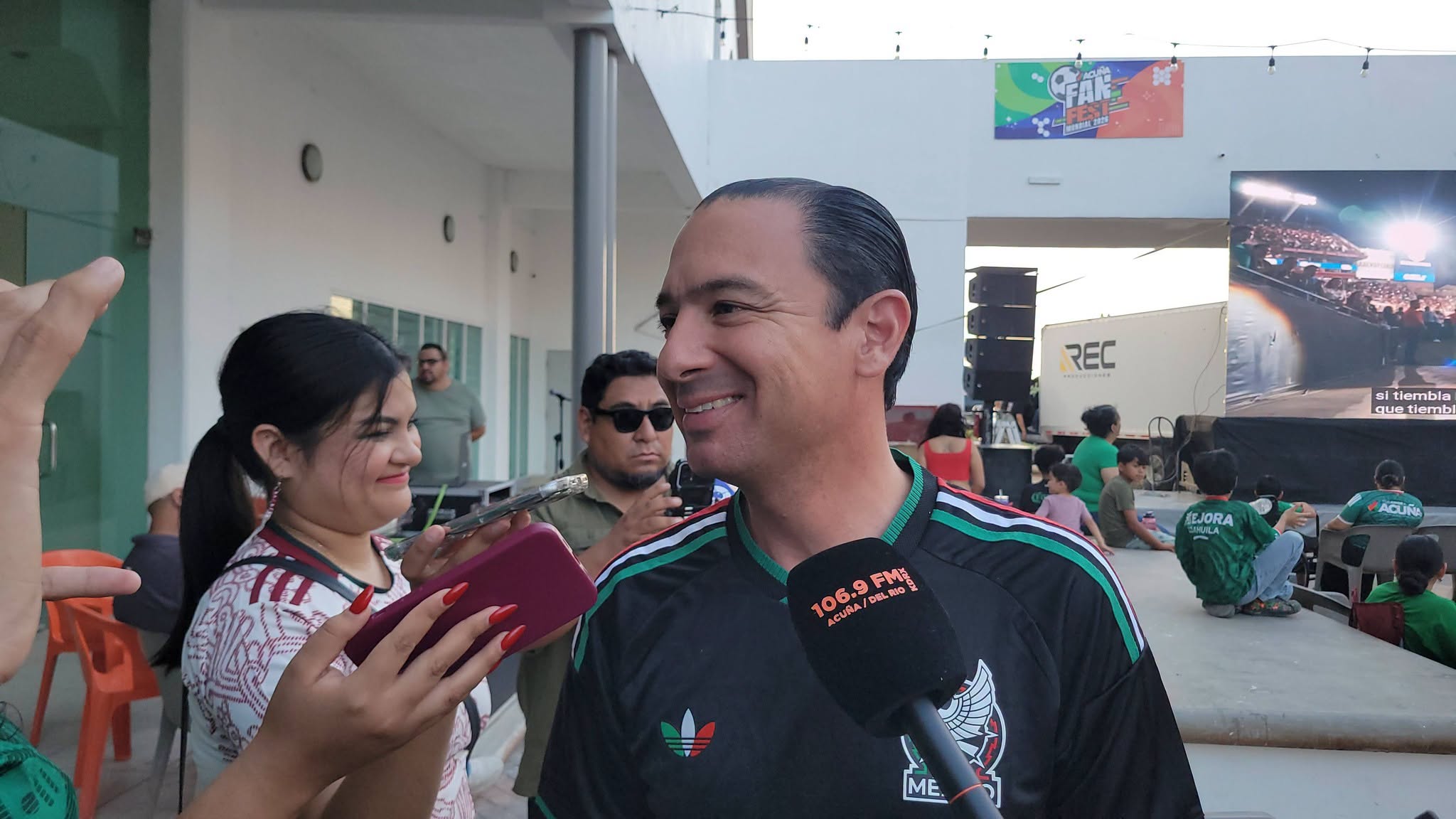 México! México! México! Hoy gana la Selección Mexicana 2 - 0