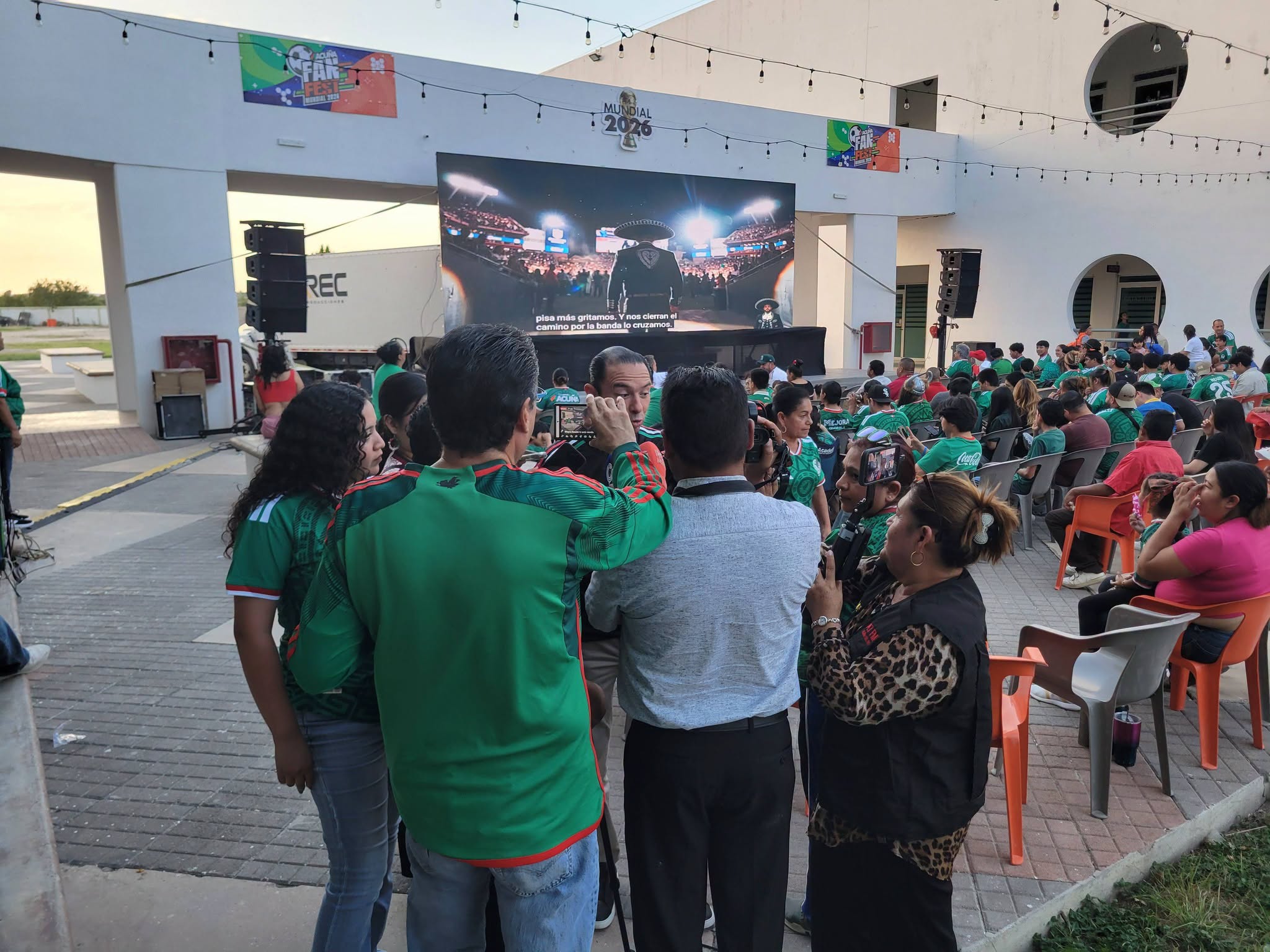 México! México! México! Hoy gana la Selección Mexicana 2 - 0