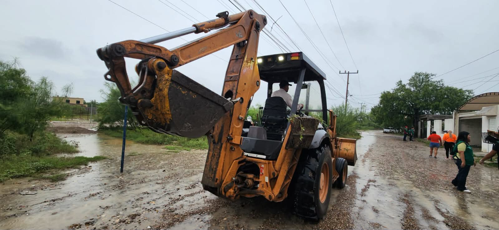 MUNICIPIO Y EQUIPO MEJORA RECORREN ZONAS AFECTADAS POR LLUVIAS EN ACUÑA