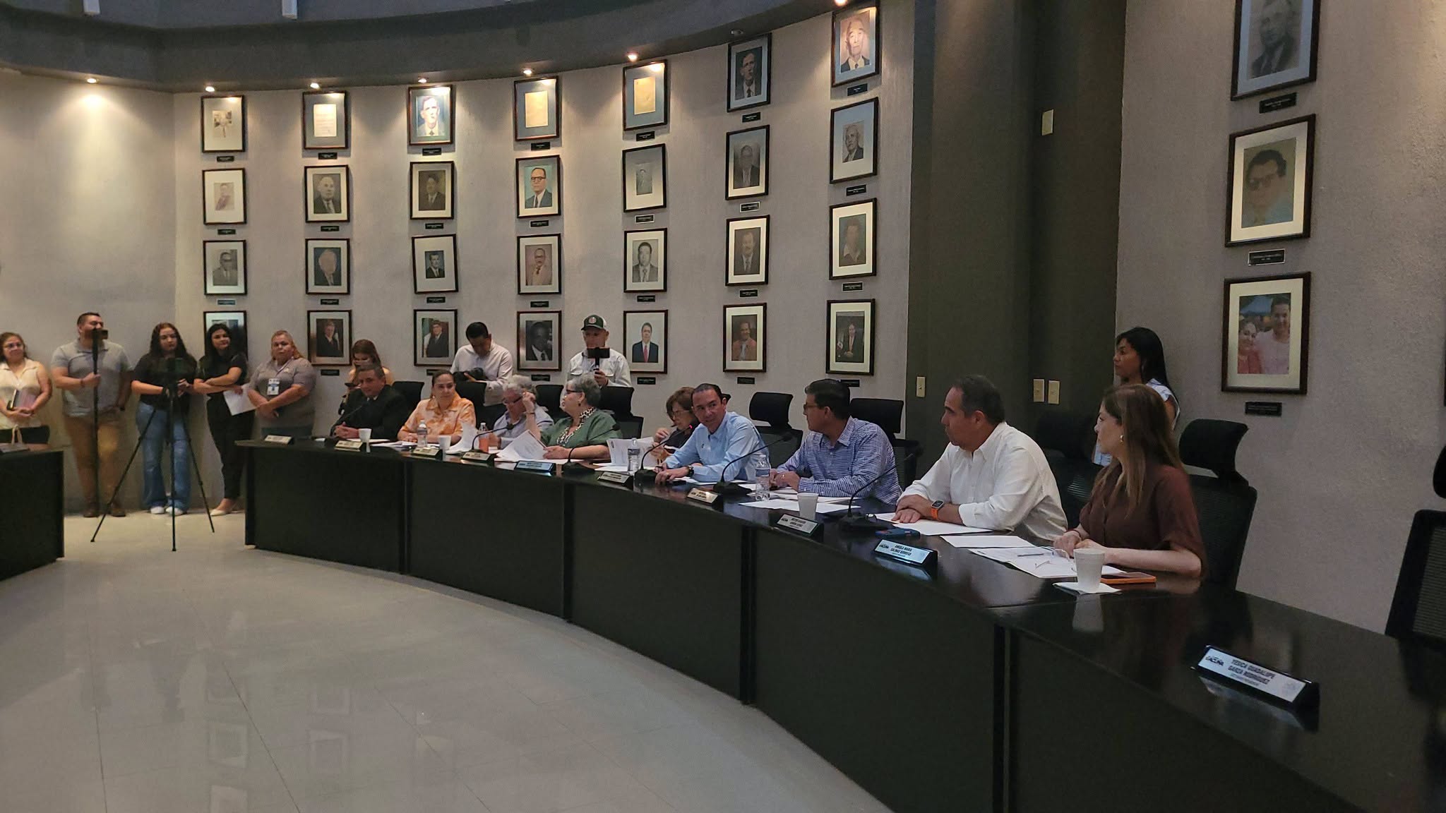 Aprueban Premio municipal de la Juventud 2026