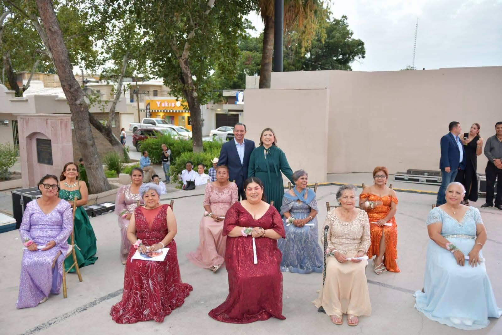 Coronan a la Reina del Adulto Mayor en Acuña