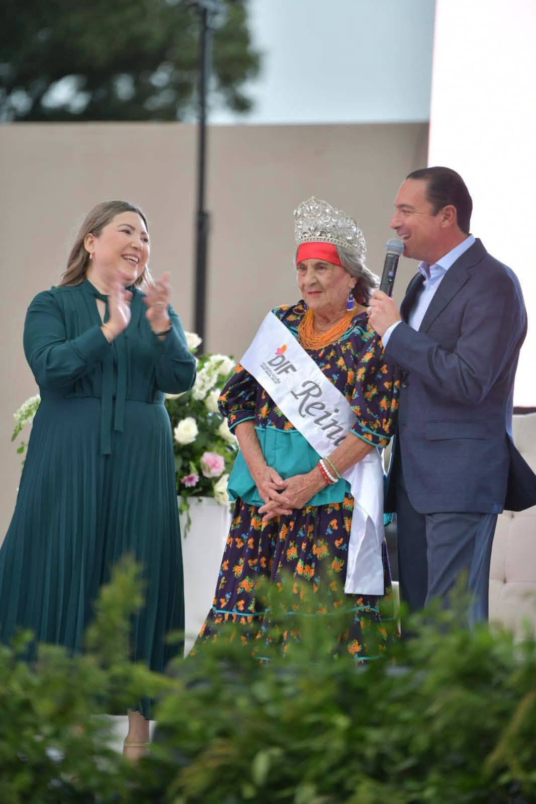 Coronan a la Reina del Adulto Mayor en Acuña