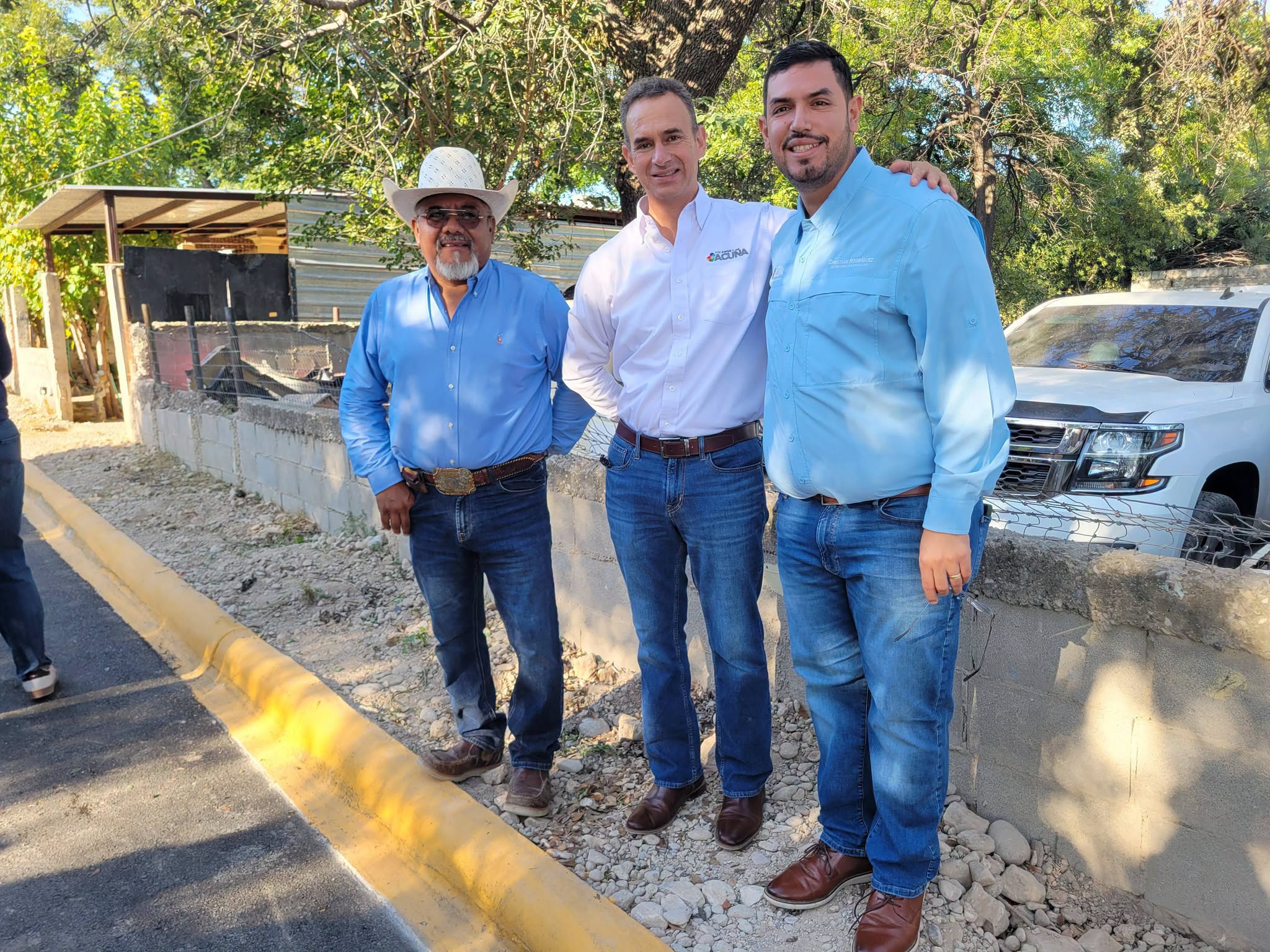 Entrega el alcalde pavimentación en la Francisco