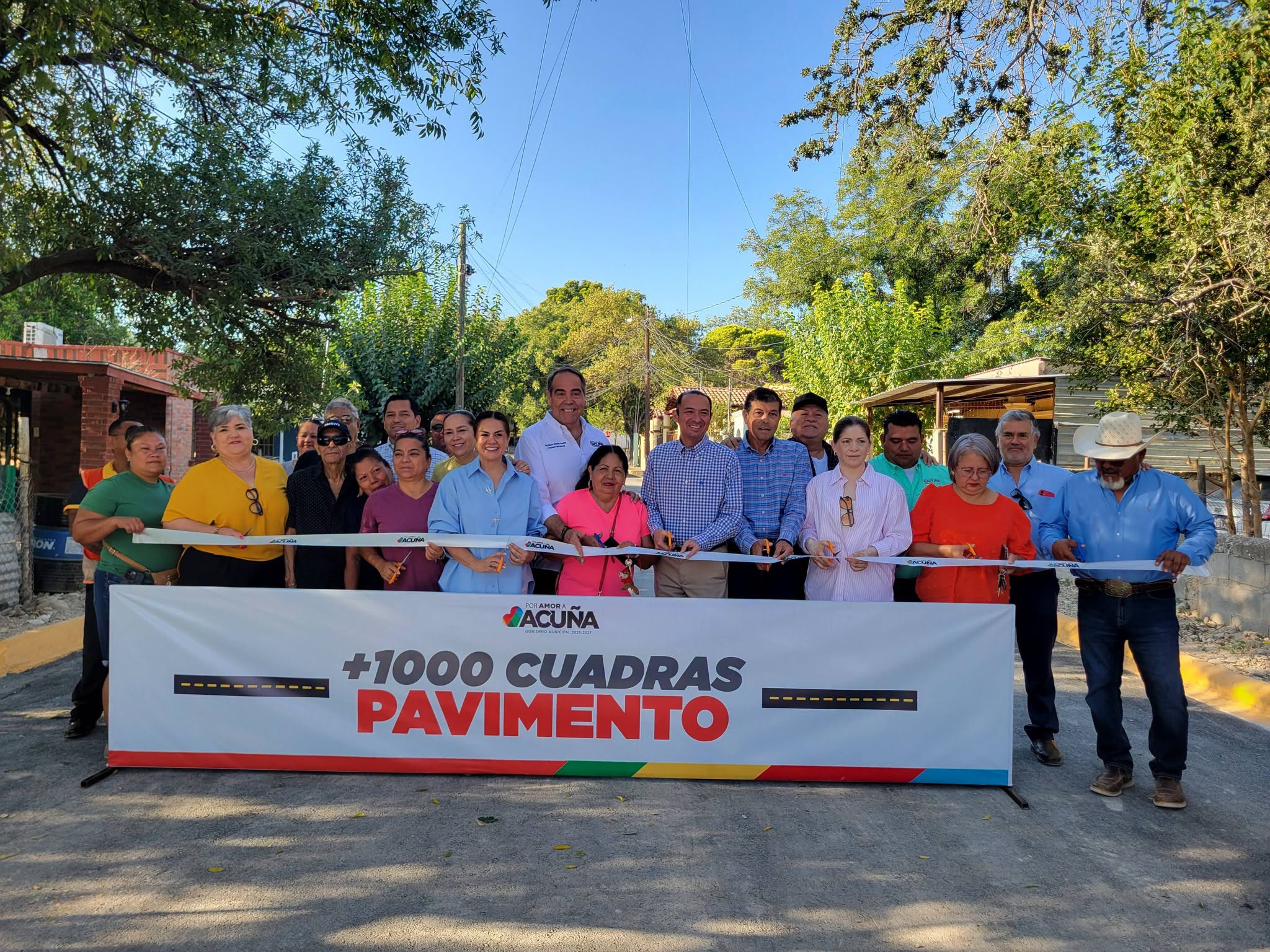 Entrega el alcalde pavimentación en la Francisco