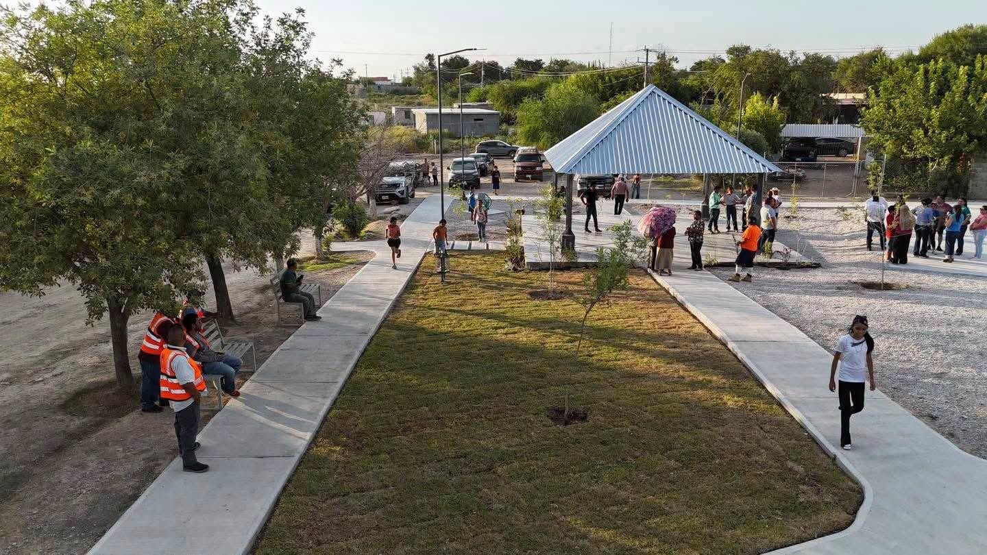 ENTREGA EMILIO UNA NUEVA PLAZA AHORA EN LA COLONIA EVARISTO
