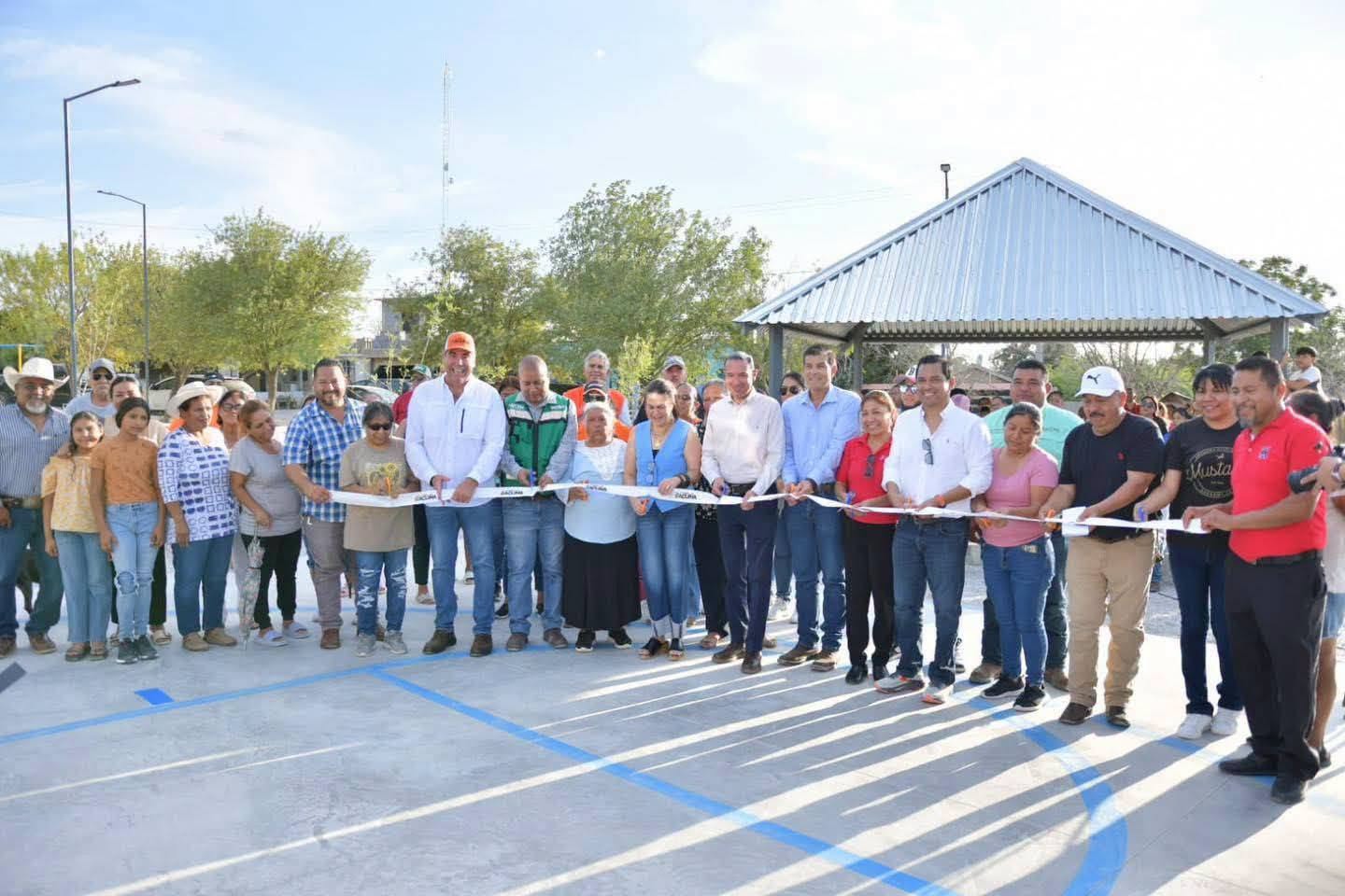 ENTREGA EMILIO UNA NUEVA PLAZA AHORA EN LA COLONIA EVARISTO