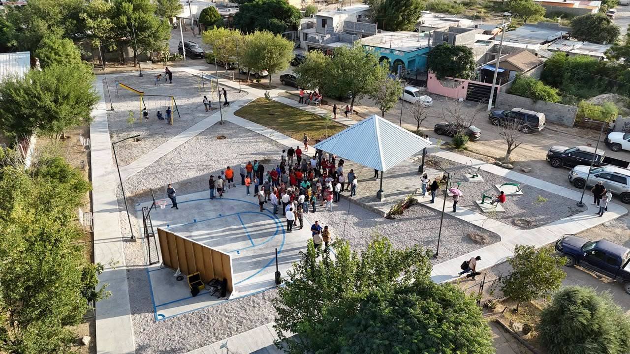 FORTALECE EMILIO DE HOYOS INFRAESTRUCTURA Y ESPACIOS PÚBLICOS EN BENEFICIO DE DOS COLONIAS