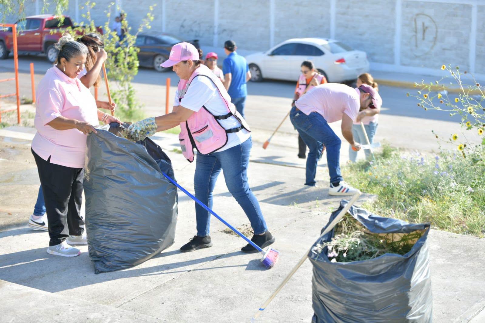 GOBIERNO DE UNIDAD REFUERZA LIMPIEZA Y RESCATE DE PLAZAS