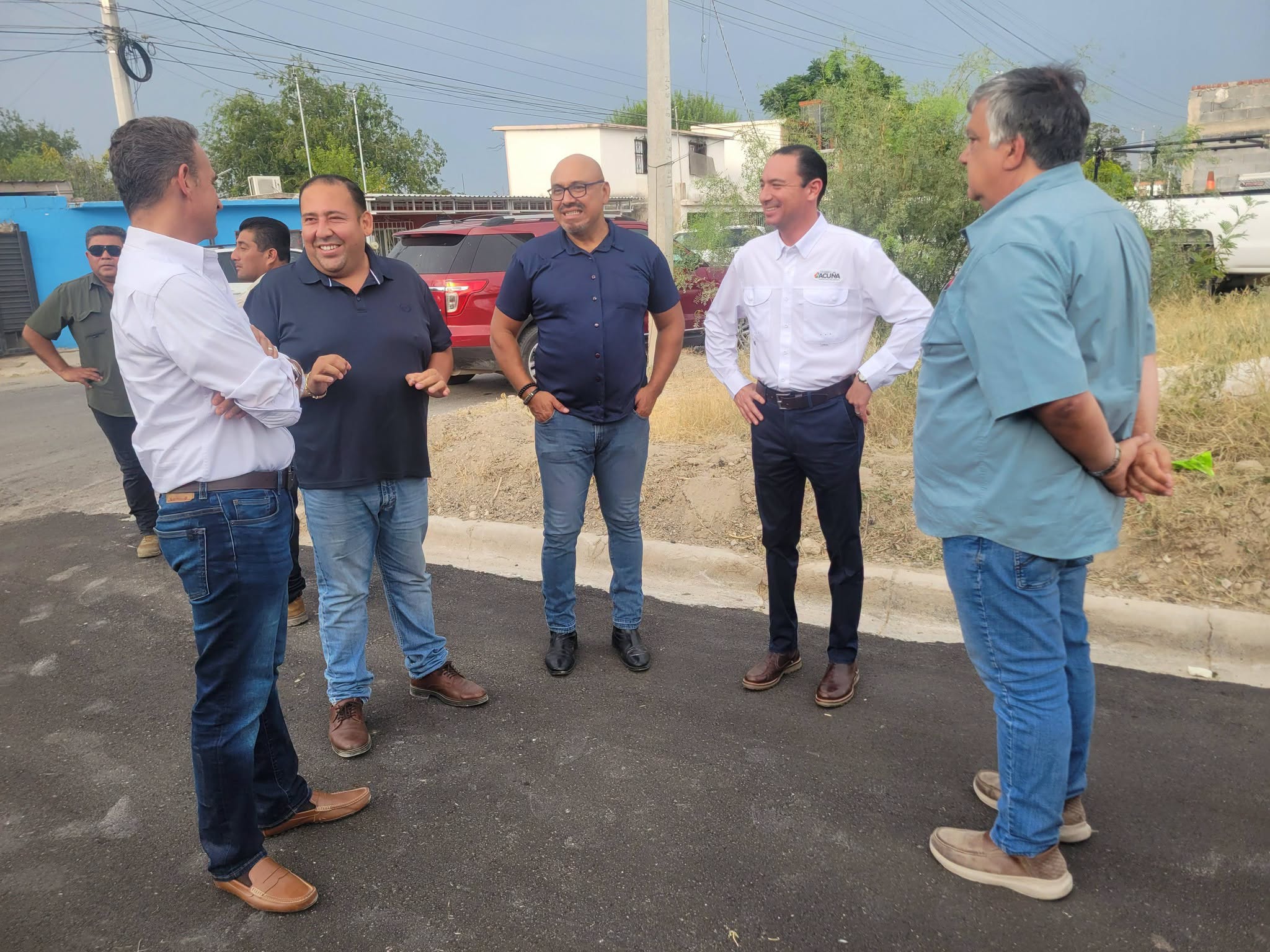 Inaugura el alcalde pavimentación en La Amistad