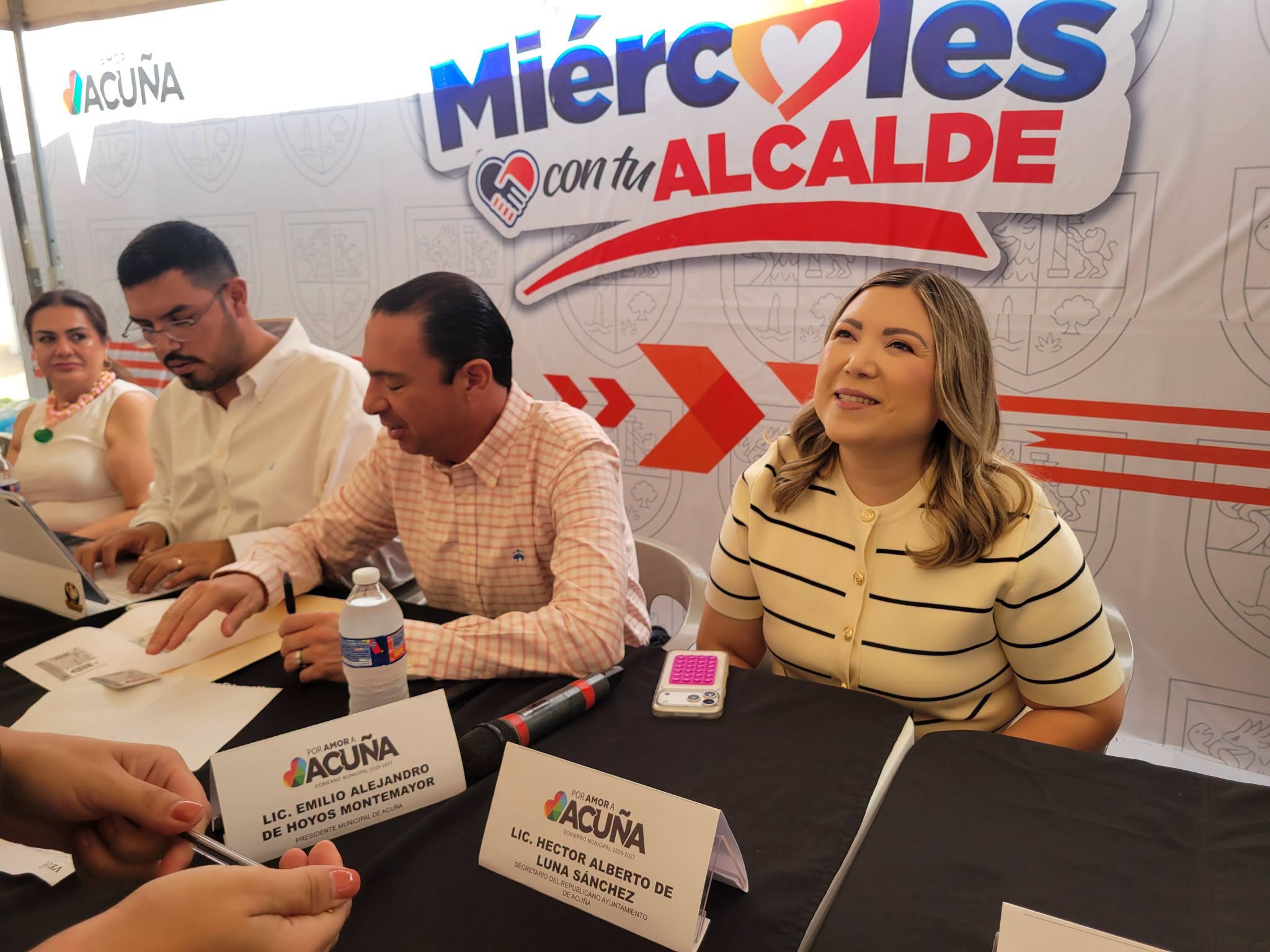 Inicia Emilio programa Miércoles con tu Alcalde en el patio central de la Presidencia Municipal