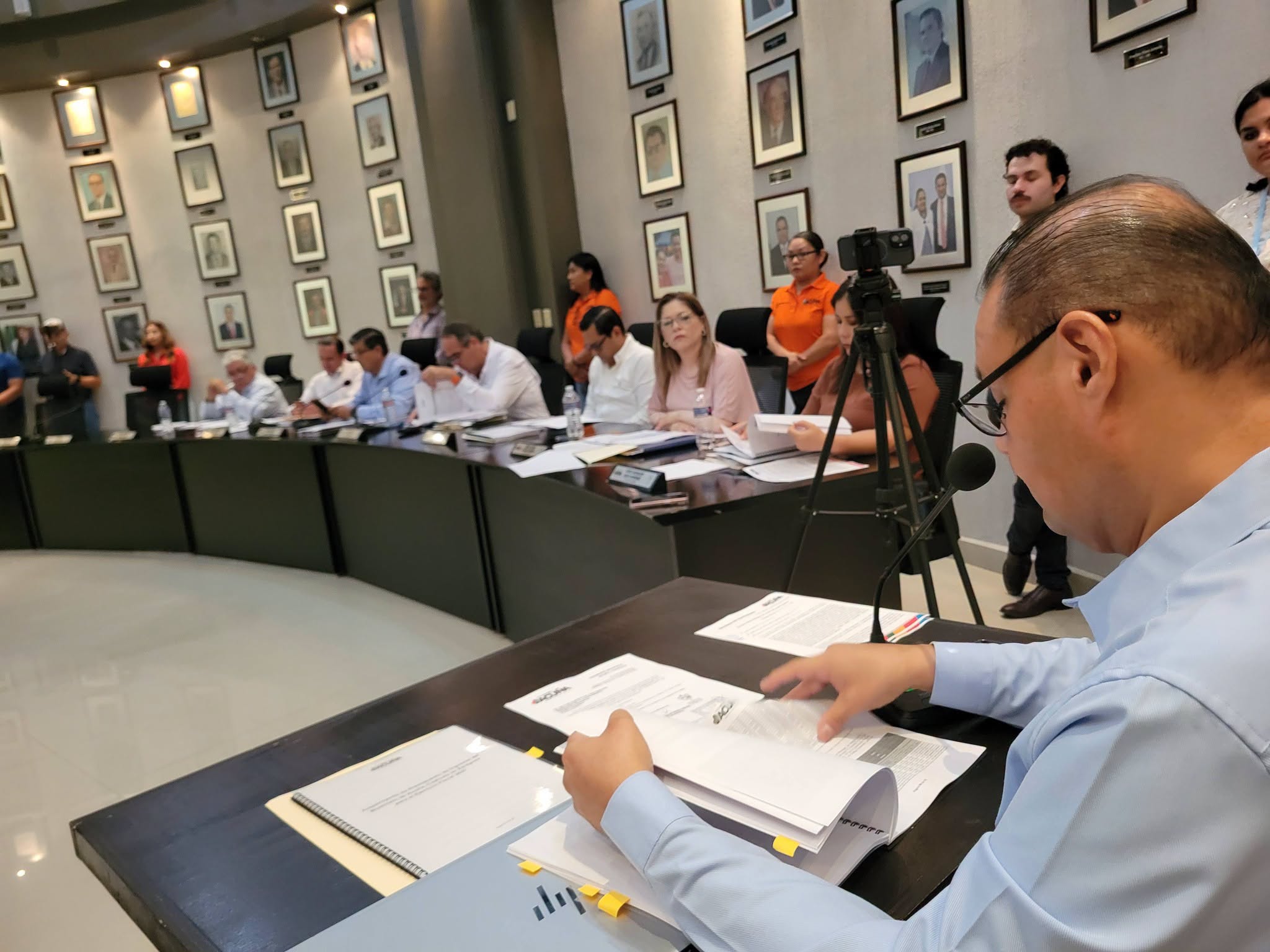 Presenta Tesorero proyecto de Ingresos y Egresos