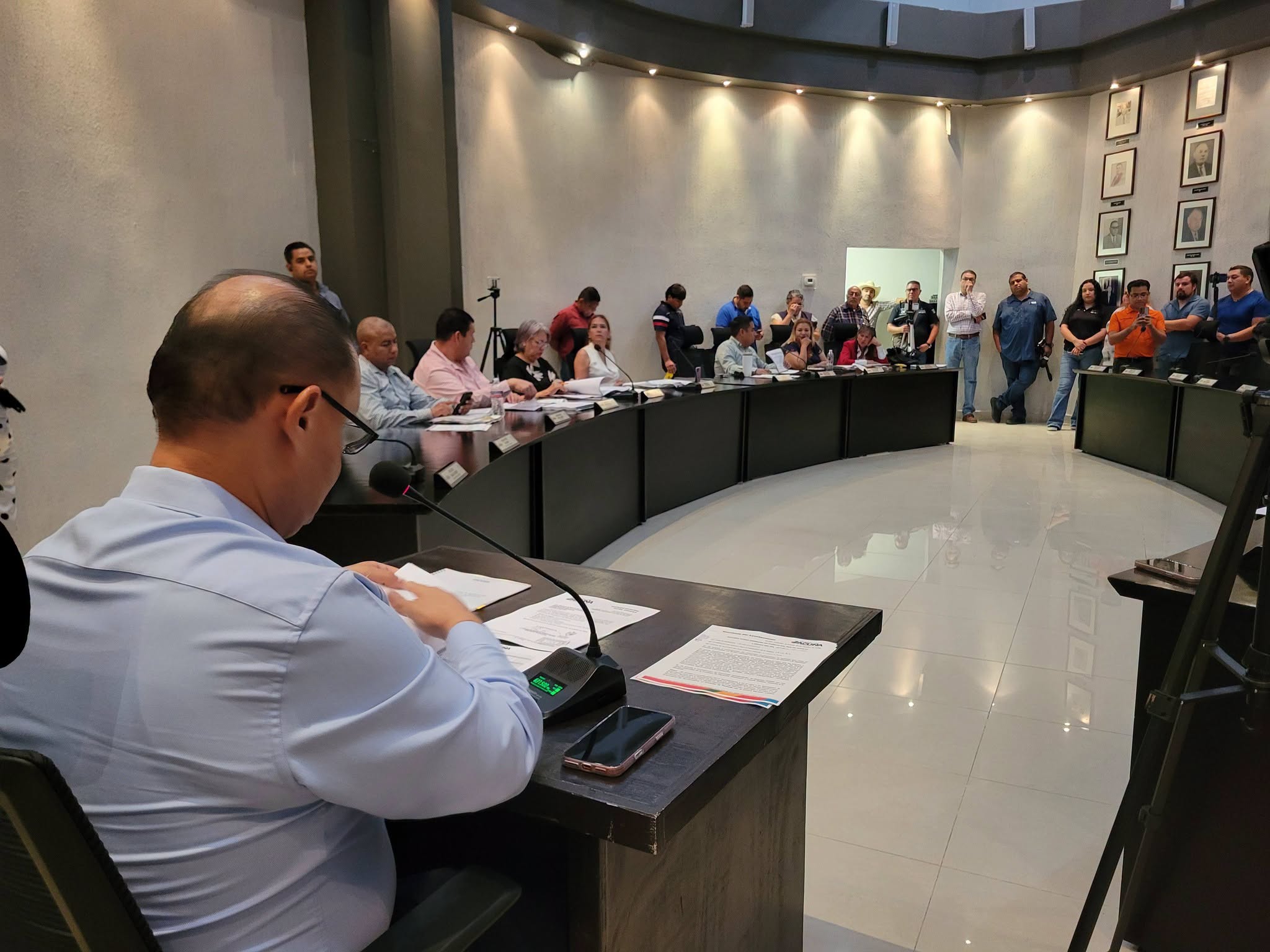 Presenta Tesorero proyecto de Ingresos y Egresos