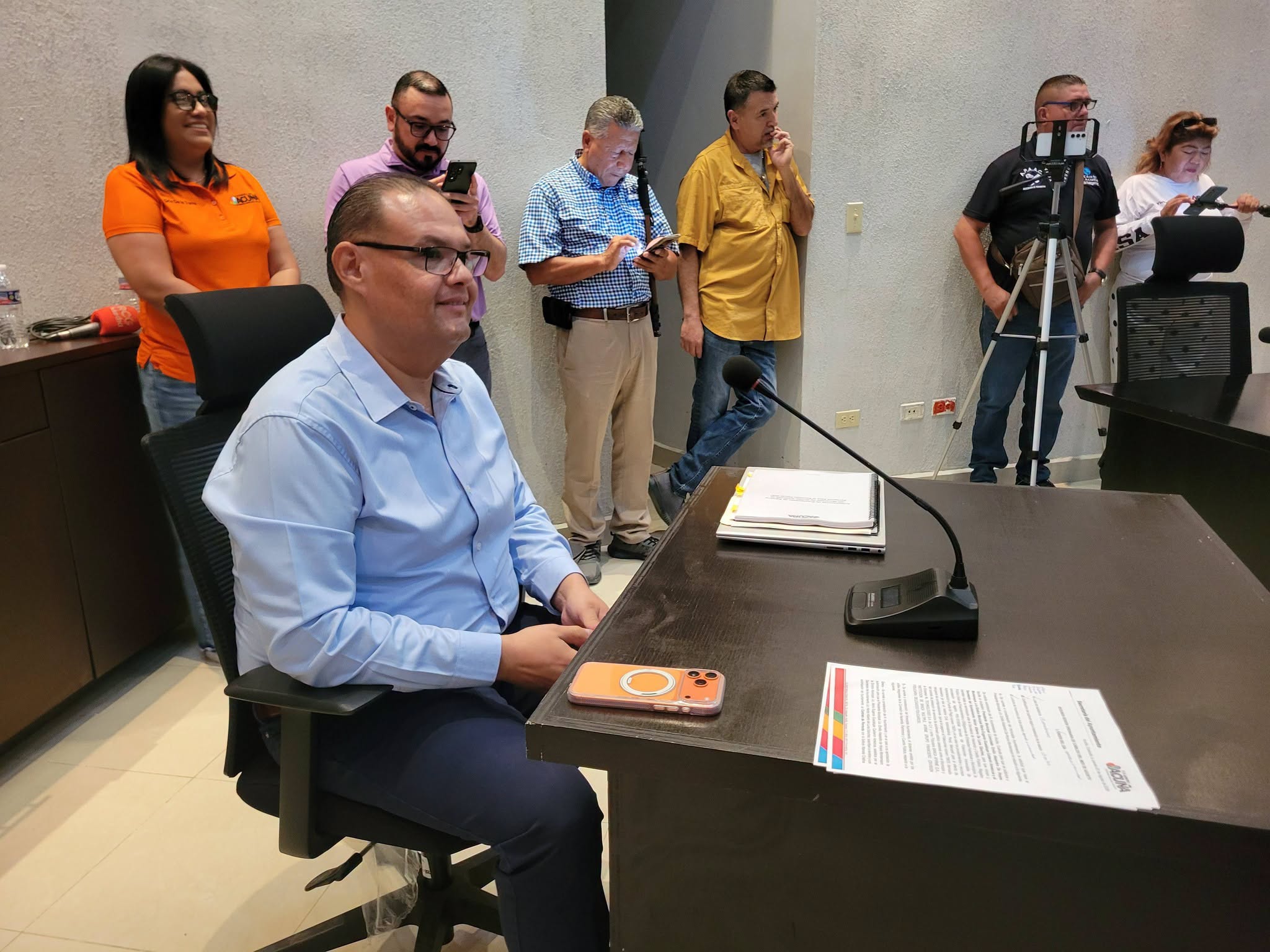 Presenta Tesorero proyecto de Ingresos y Egresos
