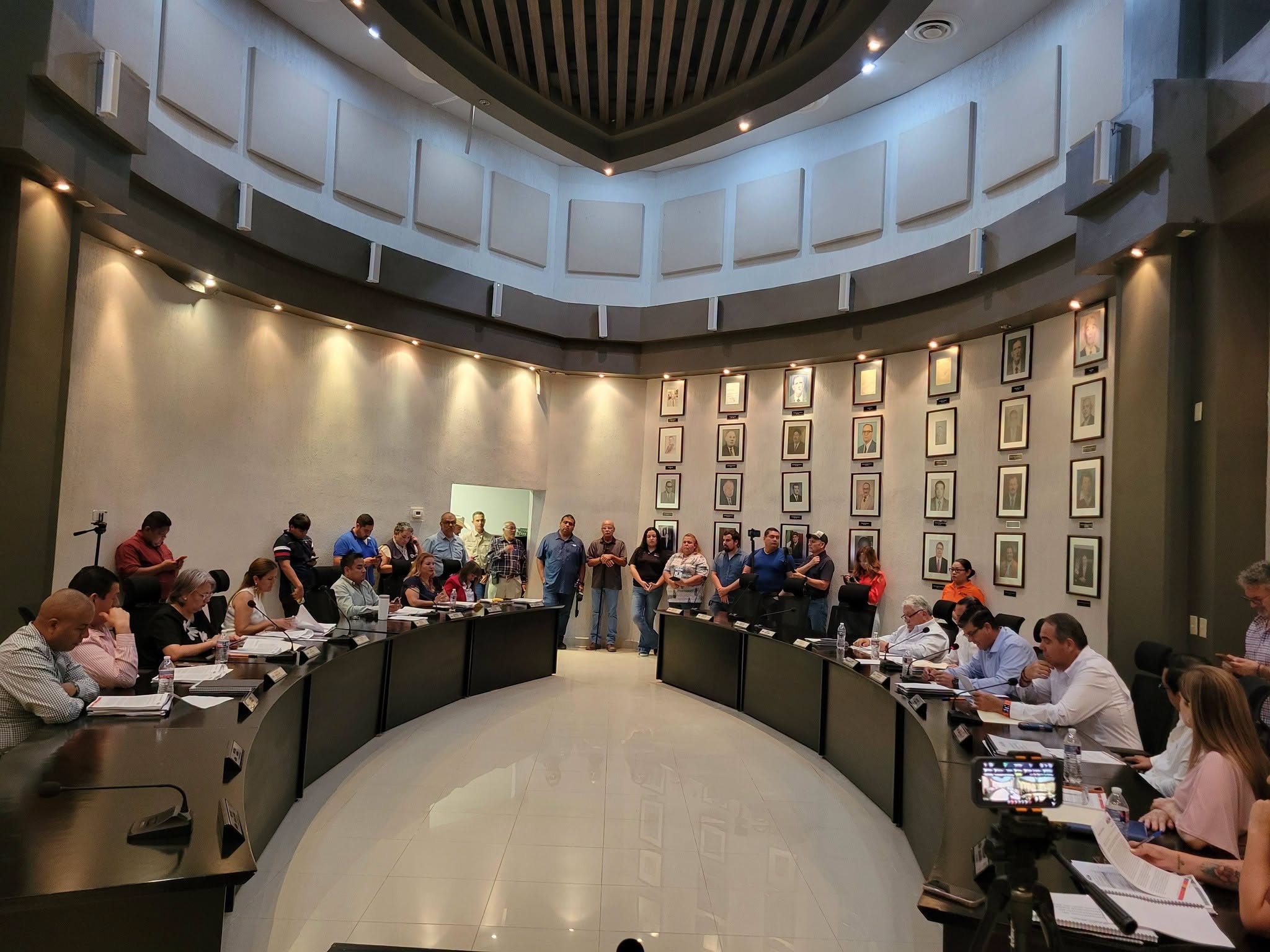 Presenta Tesorero proyecto de Ingresos y Egresos