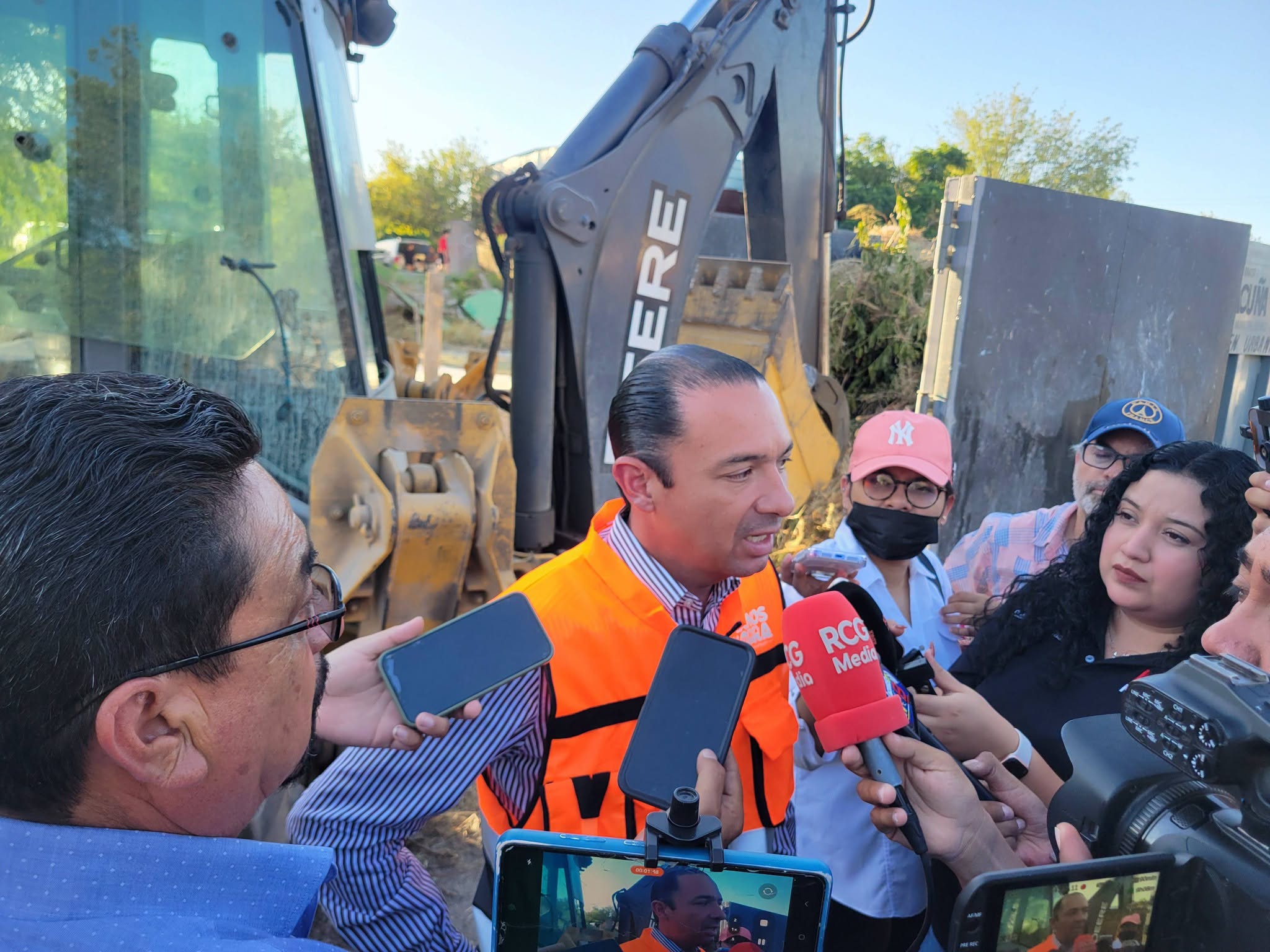 Preside Emilio Manos a la Obra en Infonavit