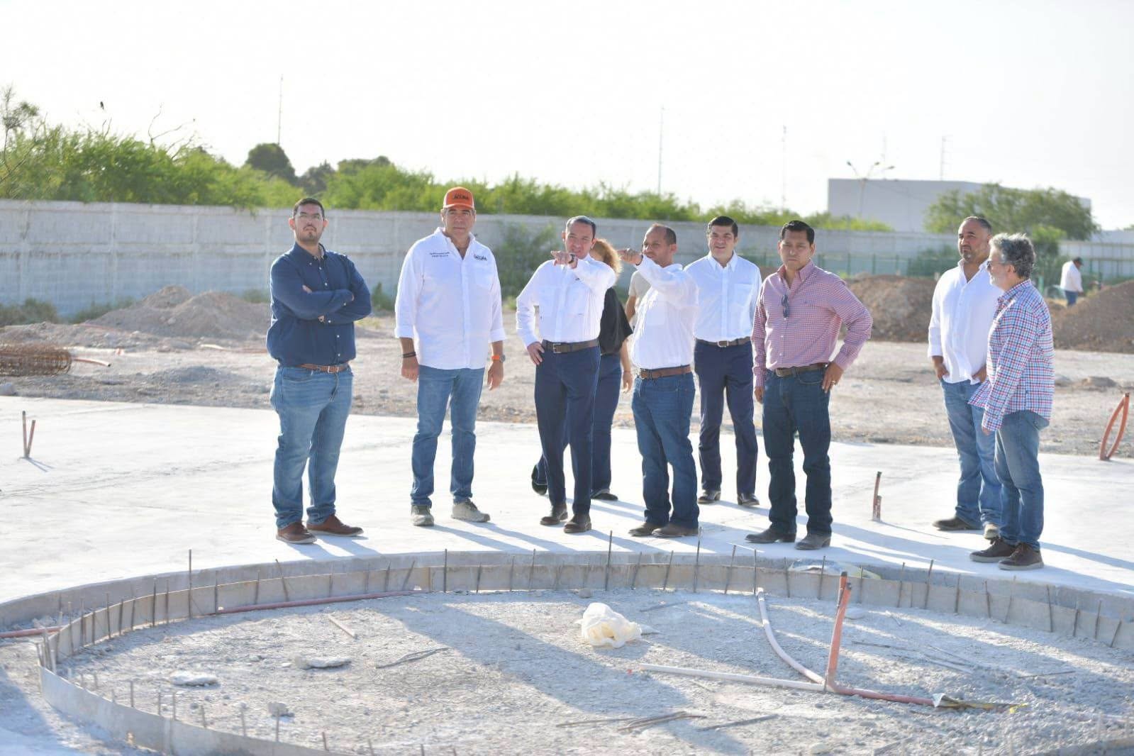 RECORRE ALCALDE EMILIO DE HOYOS AVANCES DE OBRA DE MACRO PARQUE CENTRAL
