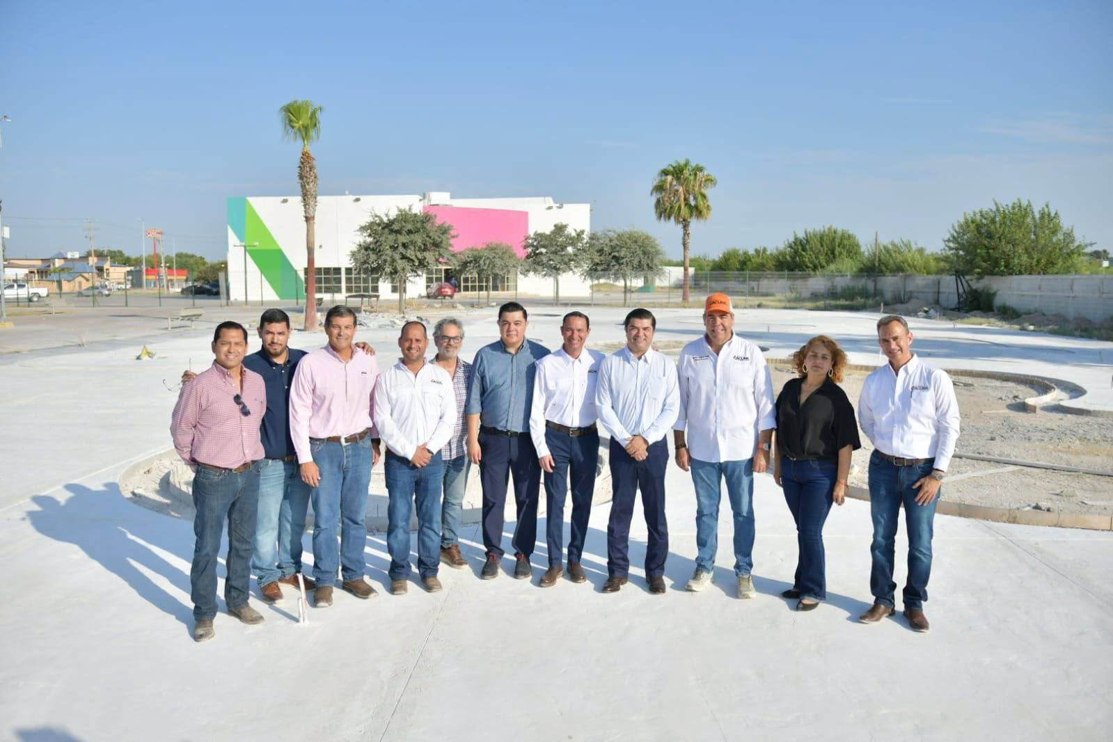 RECORRE ALCALDE EMILIO DE HOYOS AVANCES DE OBRA DE MACRO PARQUE CENTRAL