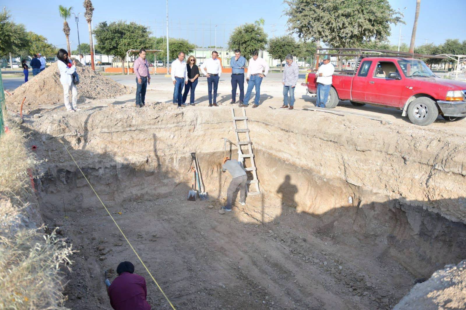 RECORRE ALCALDE EMILIO DE HOYOS AVANCES DE OBRA DE MACRO PARQUE CENTRAL