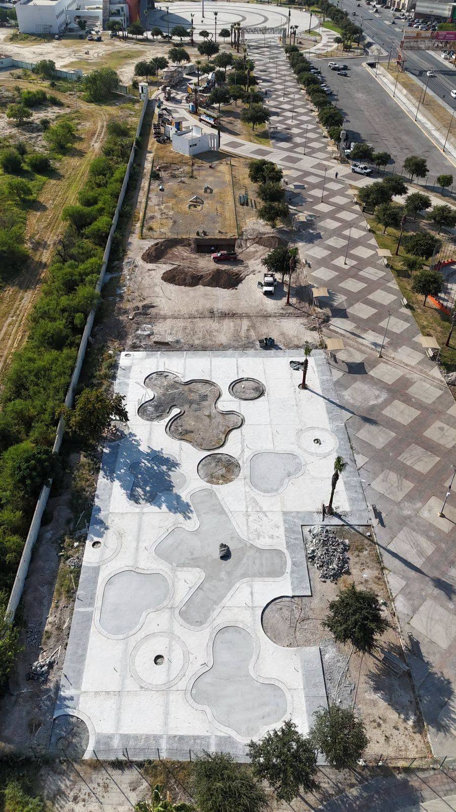 RECORRE ALCALDE EMILIO DE HOYOS AVANCES DE OBRA DE MACRO PARQUE CENTRAL